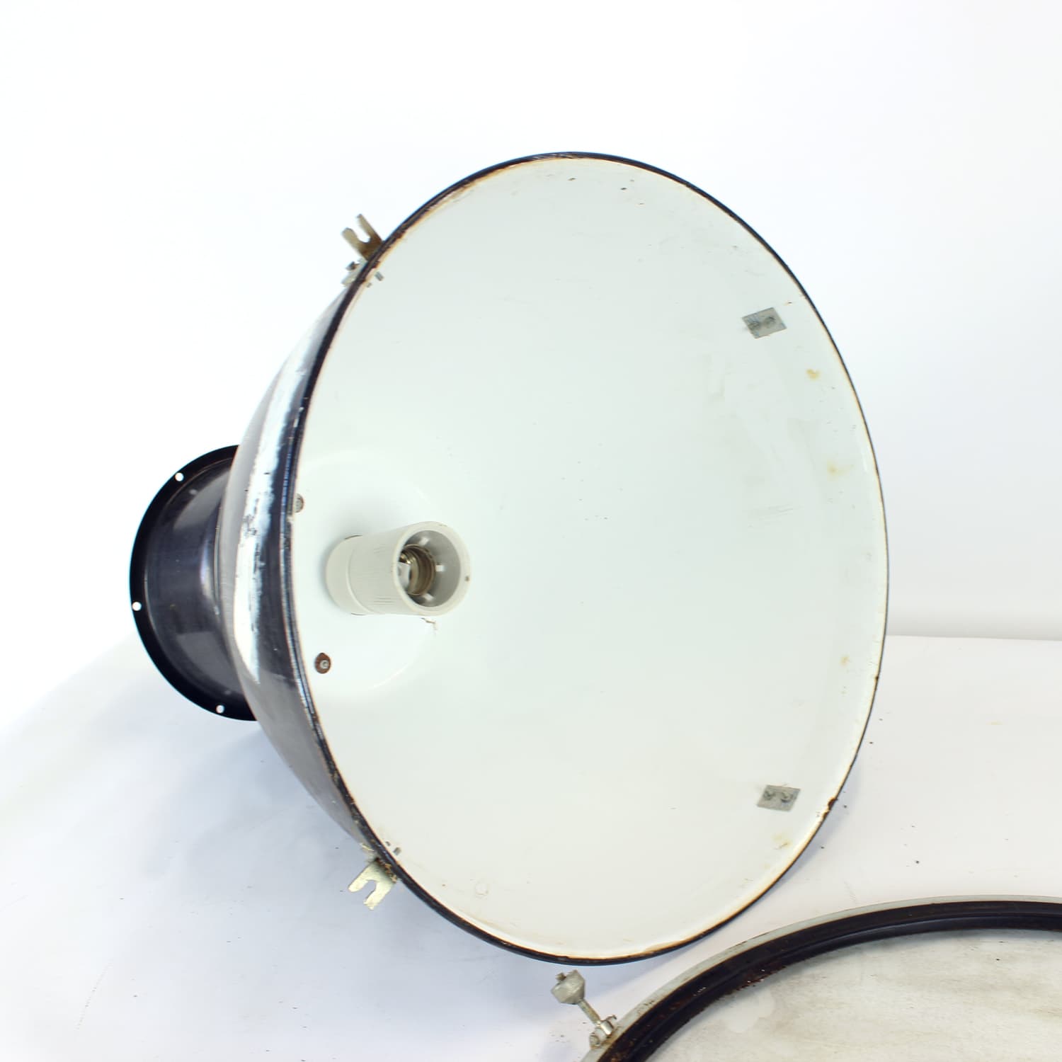 Lampa wisząca industrialna, czarna, metal, szkło, Elektrosvit, Czechosłowacja, lata 60. - 314748
