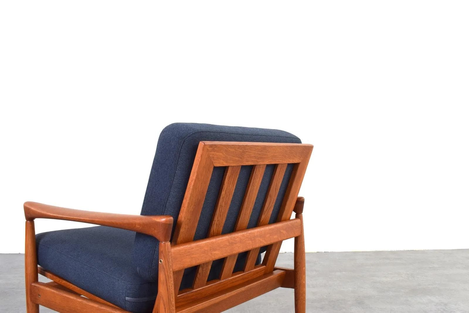 Pair of armchairs, brown oak, navy blue fabric, by E. Wørts, Ikea, Sweden, 1960s. - 315744