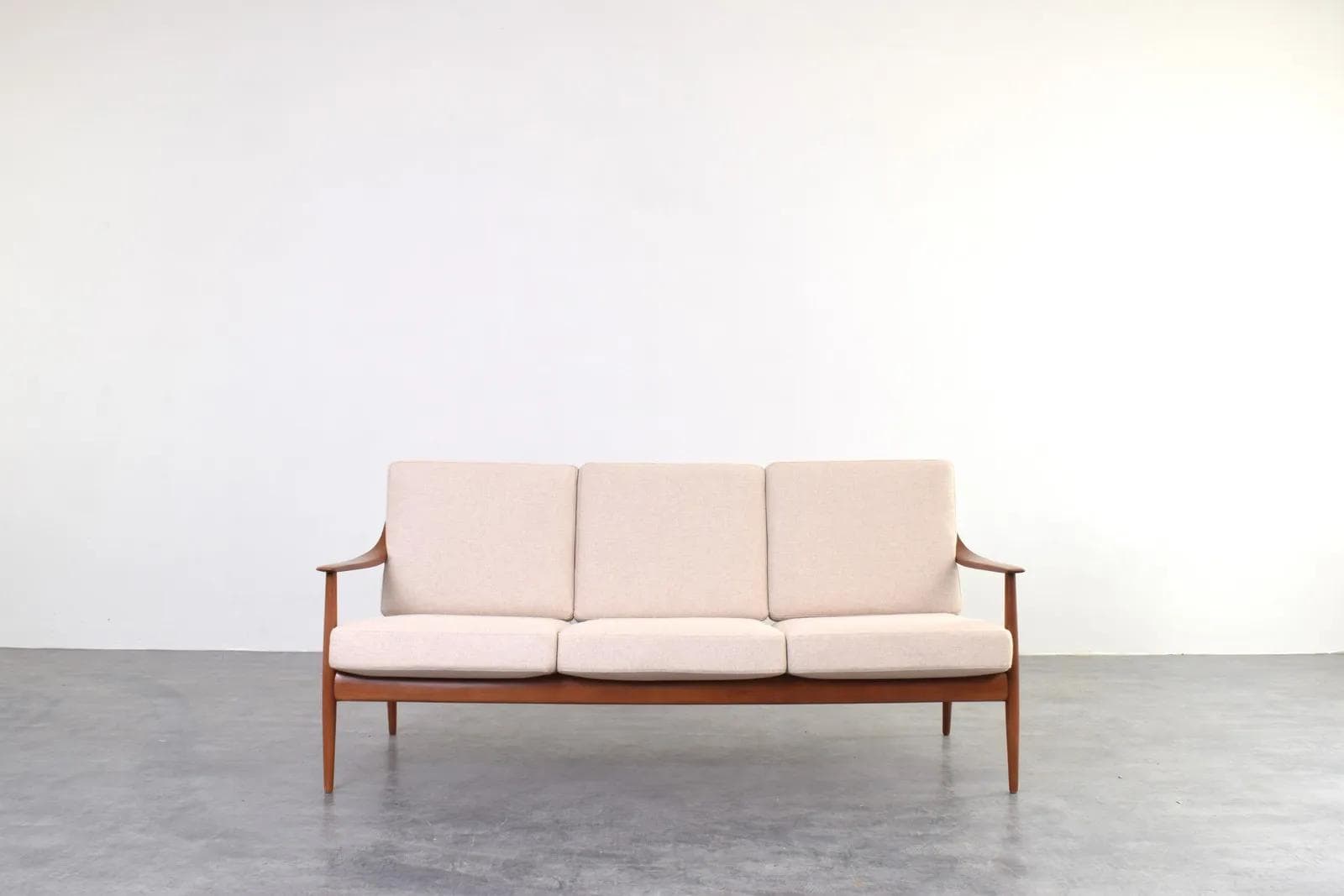 Sofa Knoll Antimott, teak brązowy, wełna beżowa, Walter Knoll / Wilhelm Knoll, Niemcy, lata 60. - 315524