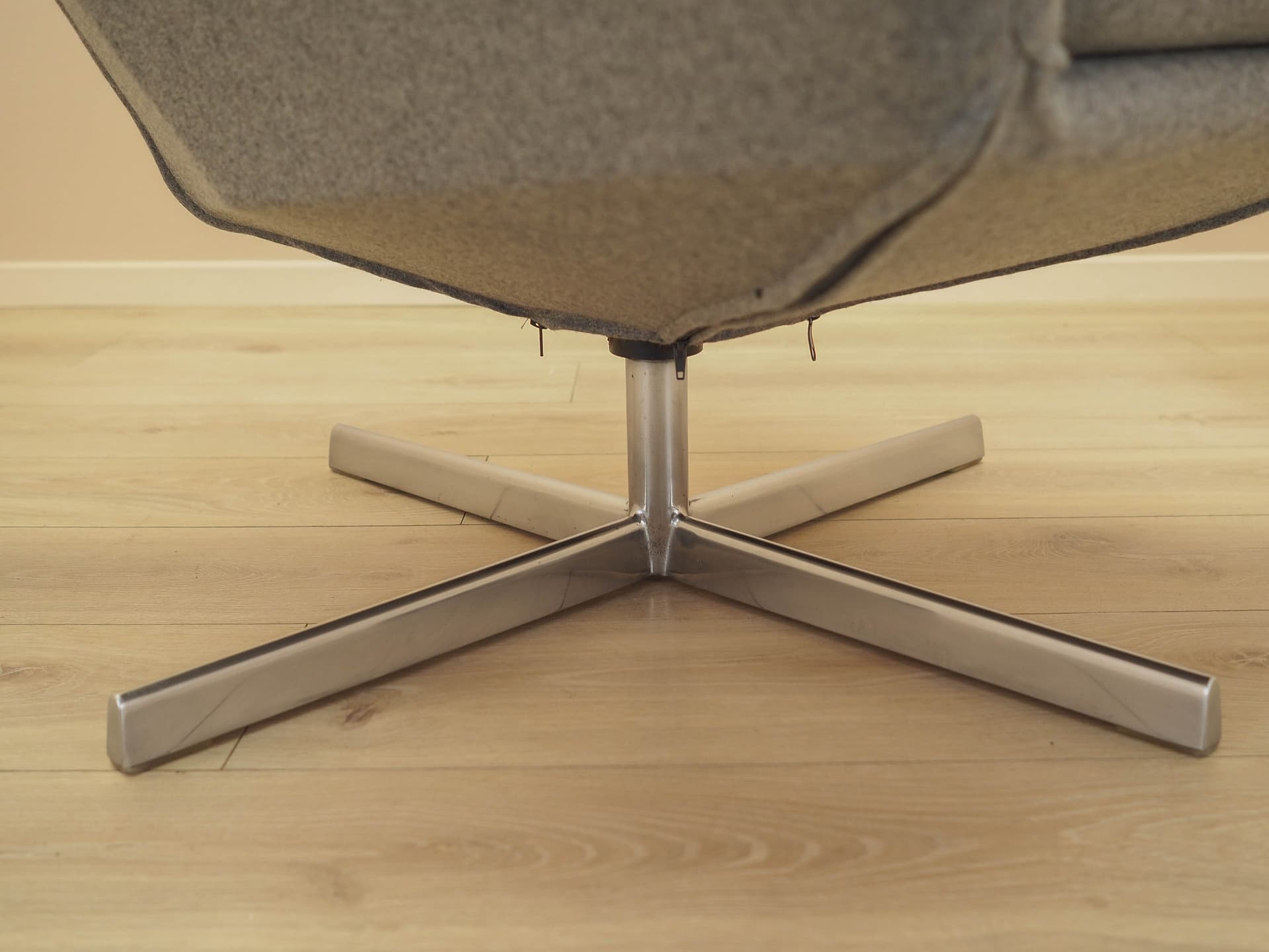 Fotel obrotowy, tkanina szara, metal srebrny, Walter Knoll, Niemcy, lata 60. - 314809