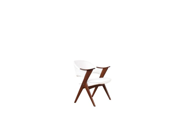 Fotel Blinken, bouclé biały, teak brązowy, proj. S. Resell, Norwegia, lata 50. - WYMIARY