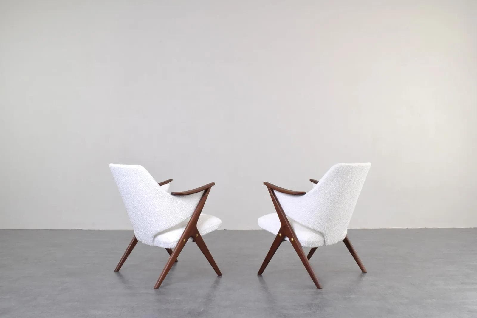 Para foteli Knott, teak brązowy, bouclé biały, Brunstad Møbelfabrikk, Norwegia, lata 60. - 315337