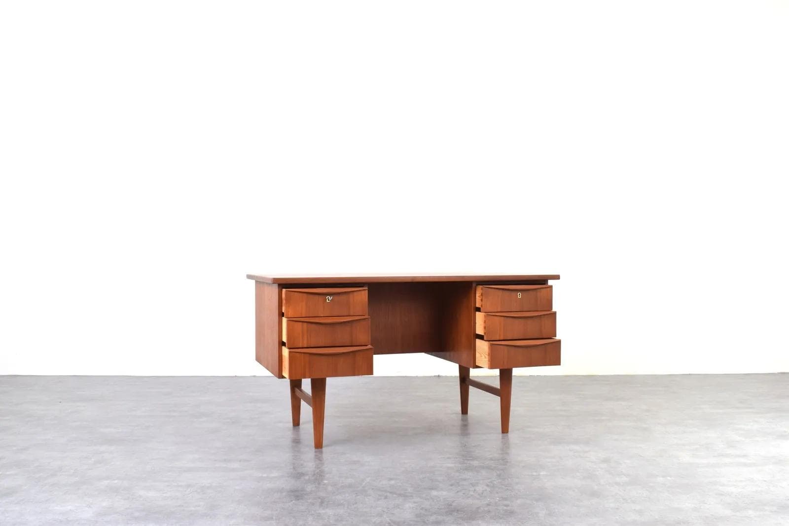 Biurko, brązowy, teak, Dania, lata 60. - 315165