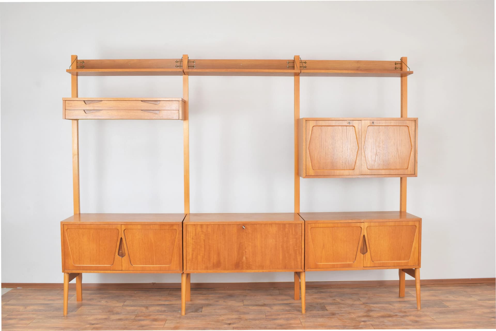 Shelving system, teak brown, by K. Riise, Norway, 1960s. - 315152