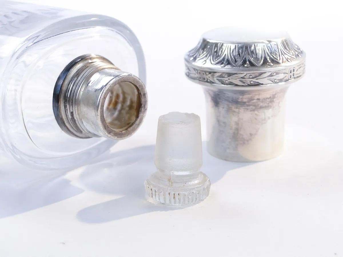 Flakon na perfumy, szkło kryształowe transparent, srebro, Francja, początek XX w. - 23281