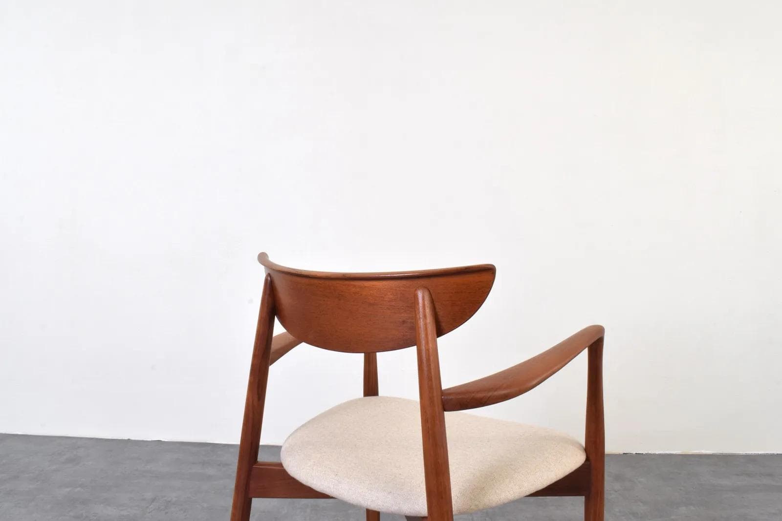 Fotel, teak brązowy, wełna beżowa, proj. H. Østergaard, Randers Møbelfabrik, Dania, lata 60. - 315040