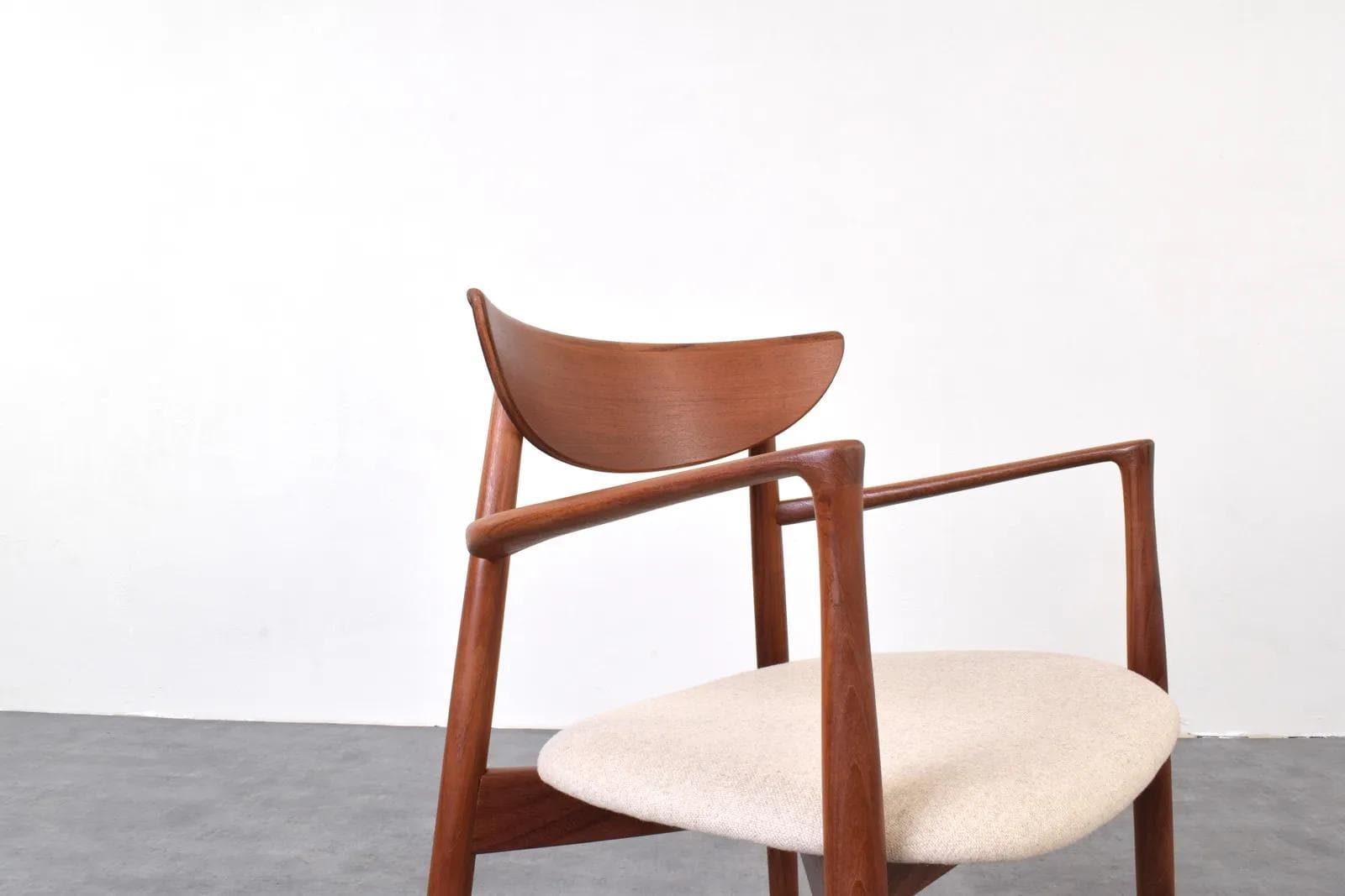 Fotel, teak brązowy, wełna beżowa, proj. H. Østergaard, Randers Møbelfabrik, Dania, lata 60. - 315038