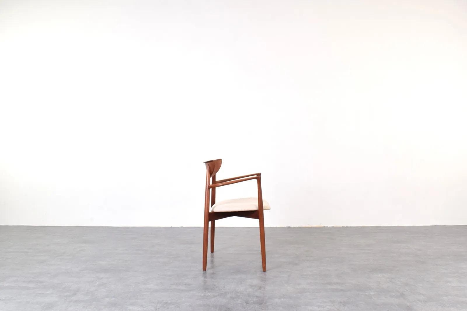 Fotel, teak brązowy, wełna beżowa, proj. H. Østergaard, Randers Møbelfabrik, Dania, lata 60. - 315033