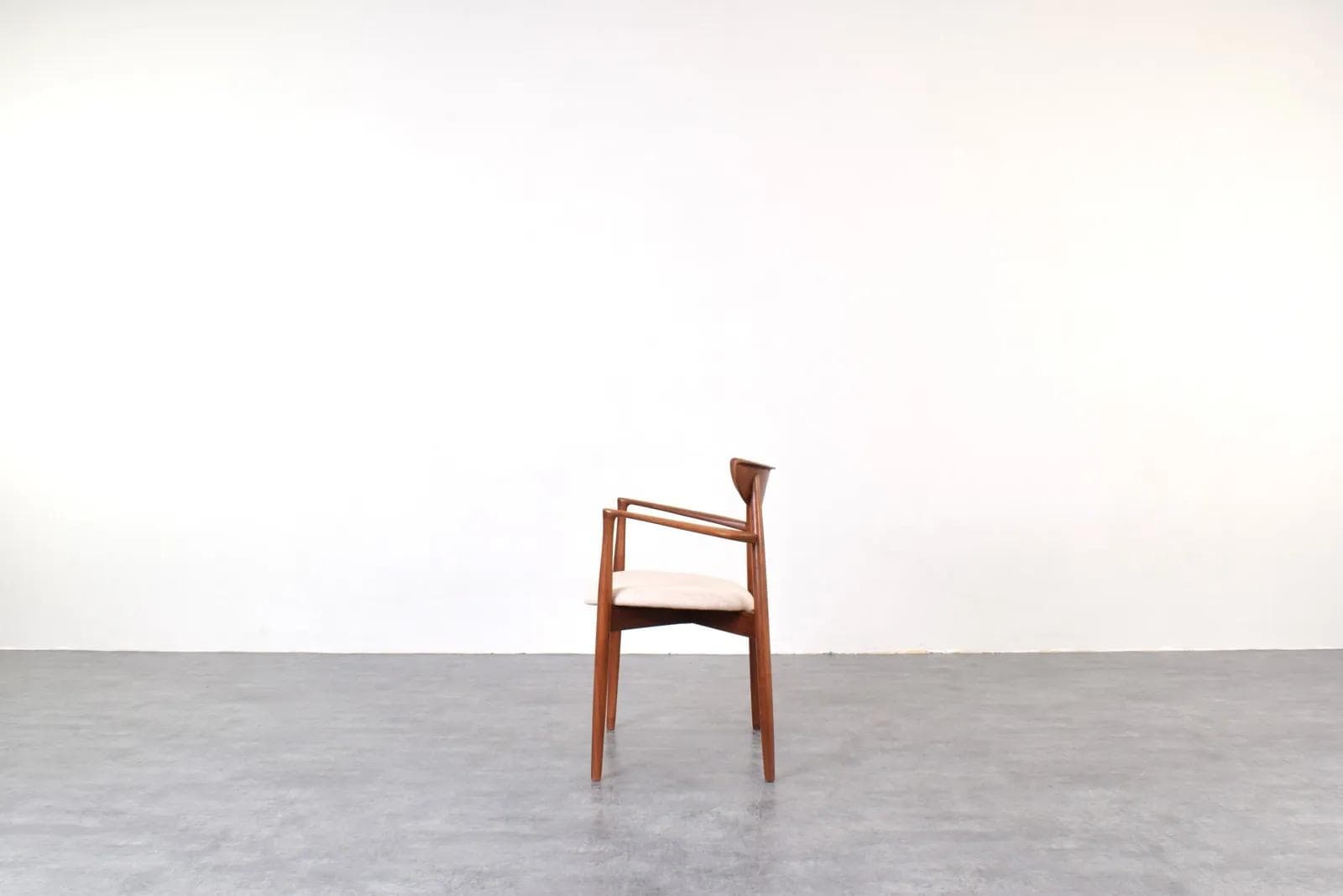 Fotel, teak brązowy, wełna beżowa, proj. H. Østergaard, Randers Møbelfabrik, Dania, lata 60. - 315037