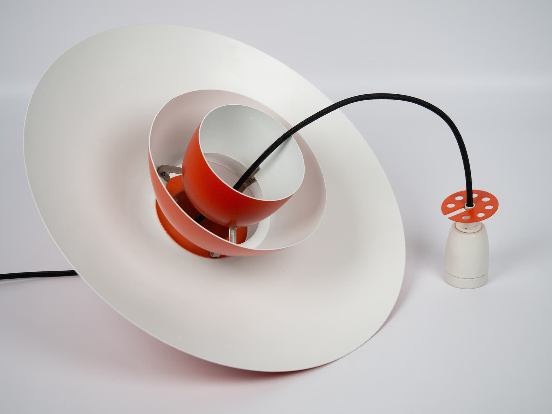 Lampa wisząca PH 4/3, czerwona, aluminium, proj. P. Henningsen, Louis Poulsen, Dania, lata 70. - 314900