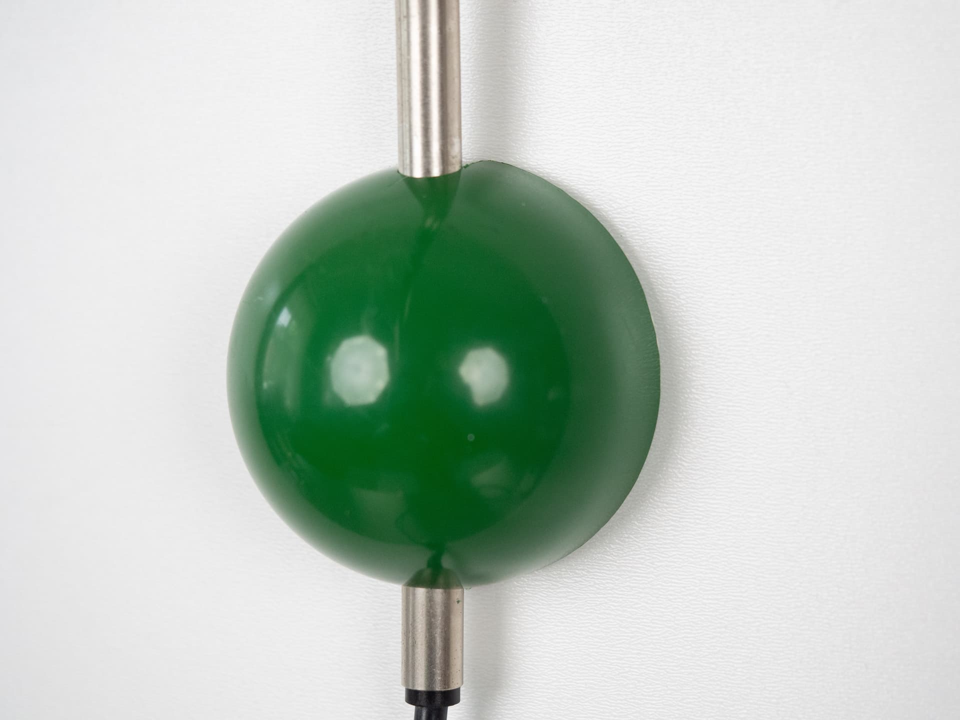 Kinkiet Louise, aluminium biały, róż, proj. P. Henningsen, Louis Poulsen, Dania, lata 60. - 314972
