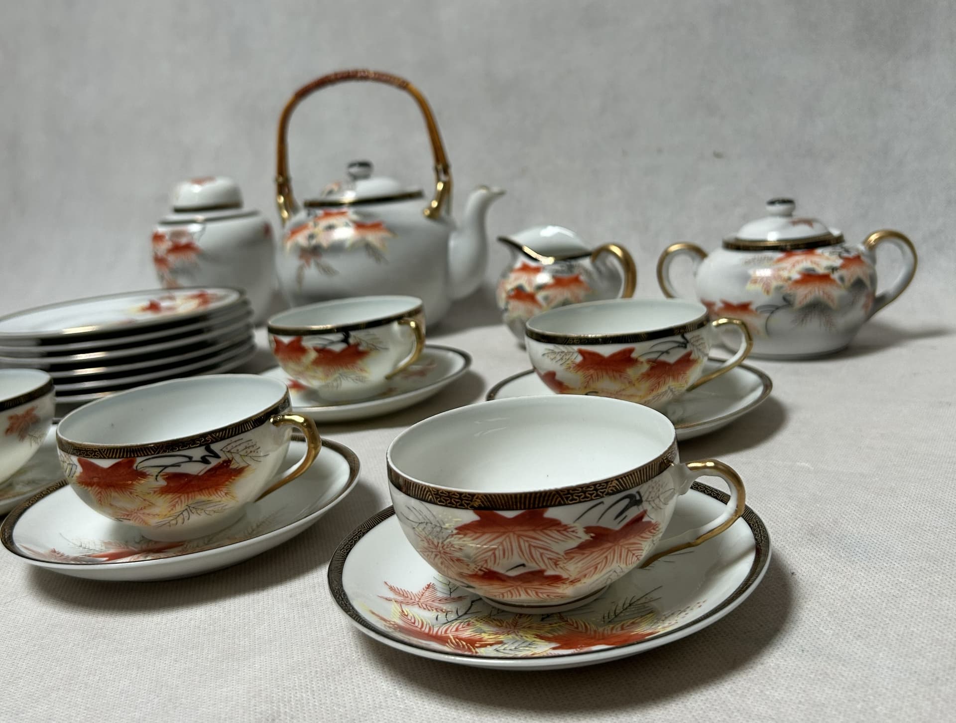 Zestaw porcelanowy, motyw Gejsza, biały porcelana, bambus brązowy, Japonia, lata 70. - 316436