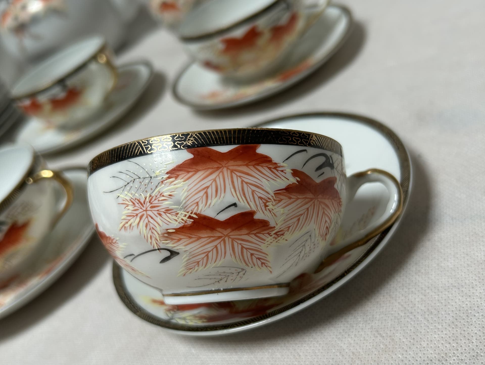 Zestaw porcelanowy, motyw Gejsza, biały porcelana, bambus brązowy, Japonia, lata 70. - 316435
