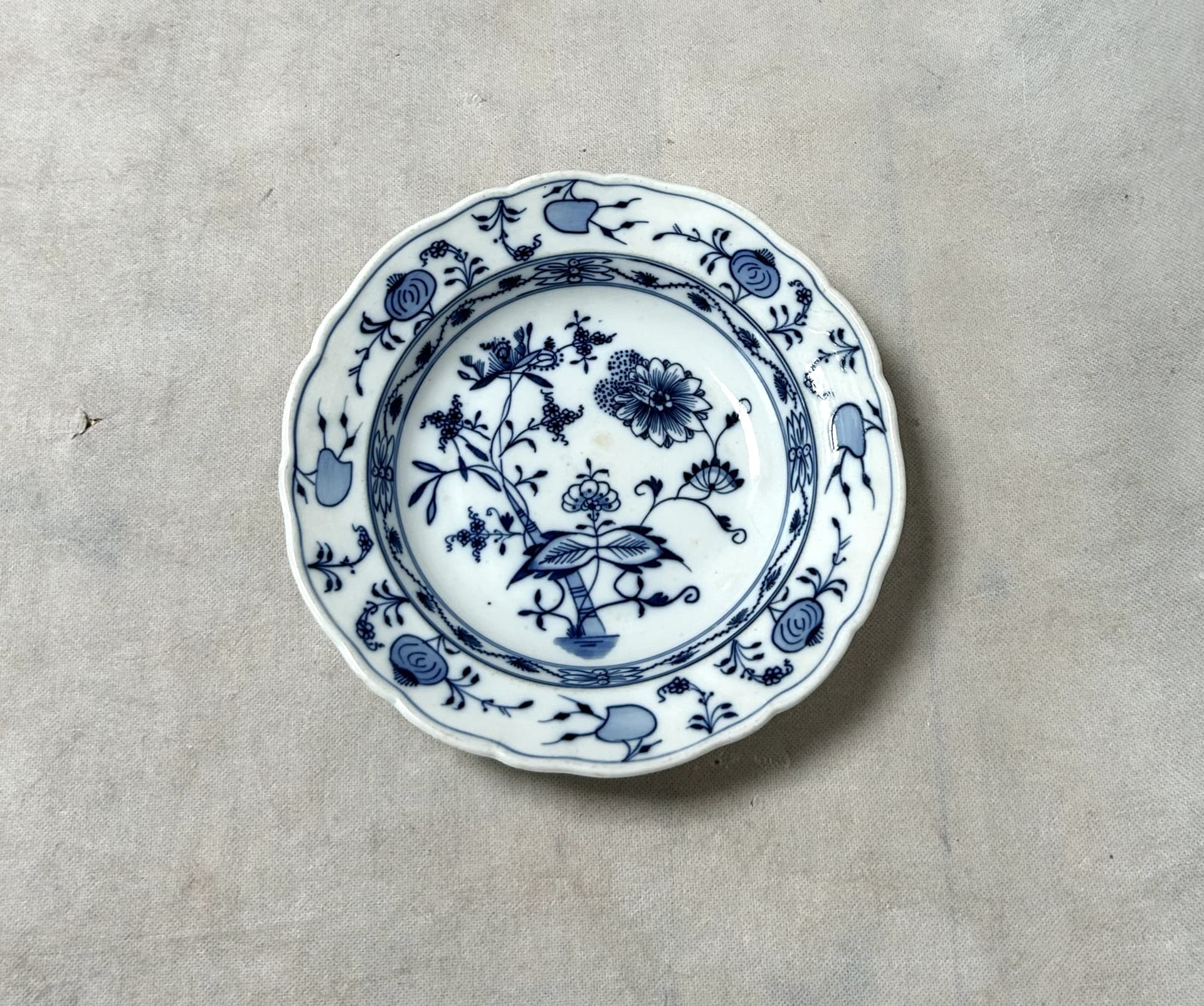 Talerz głęboki Zwiebelmuster 25 cm, porcelana biała, Meissen, Niemcy, początek XX w. - 316451