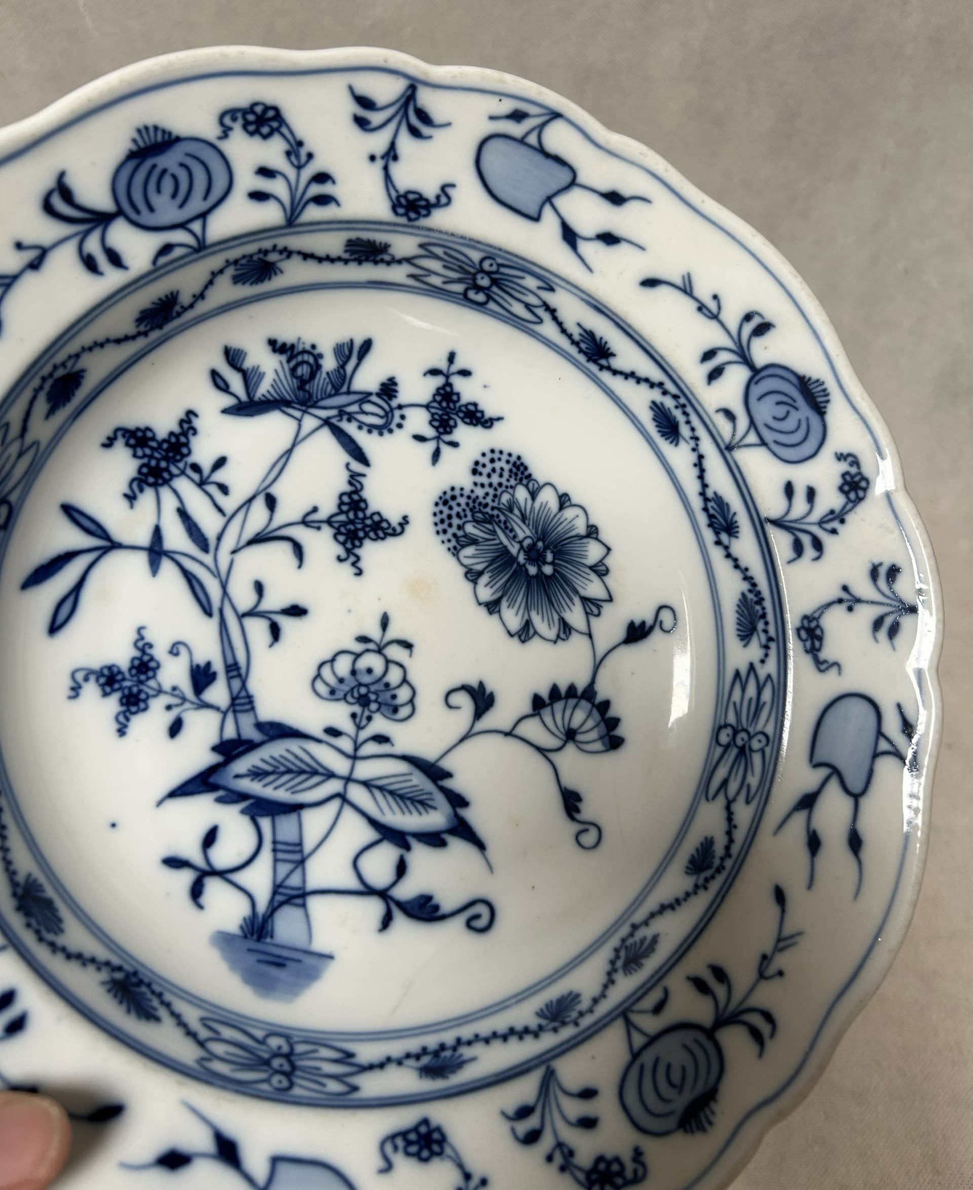 Talerz głęboki Zwiebelmuster 25 cm, porcelana biała, Meissen, Niemcy, początek XX w. - 316454