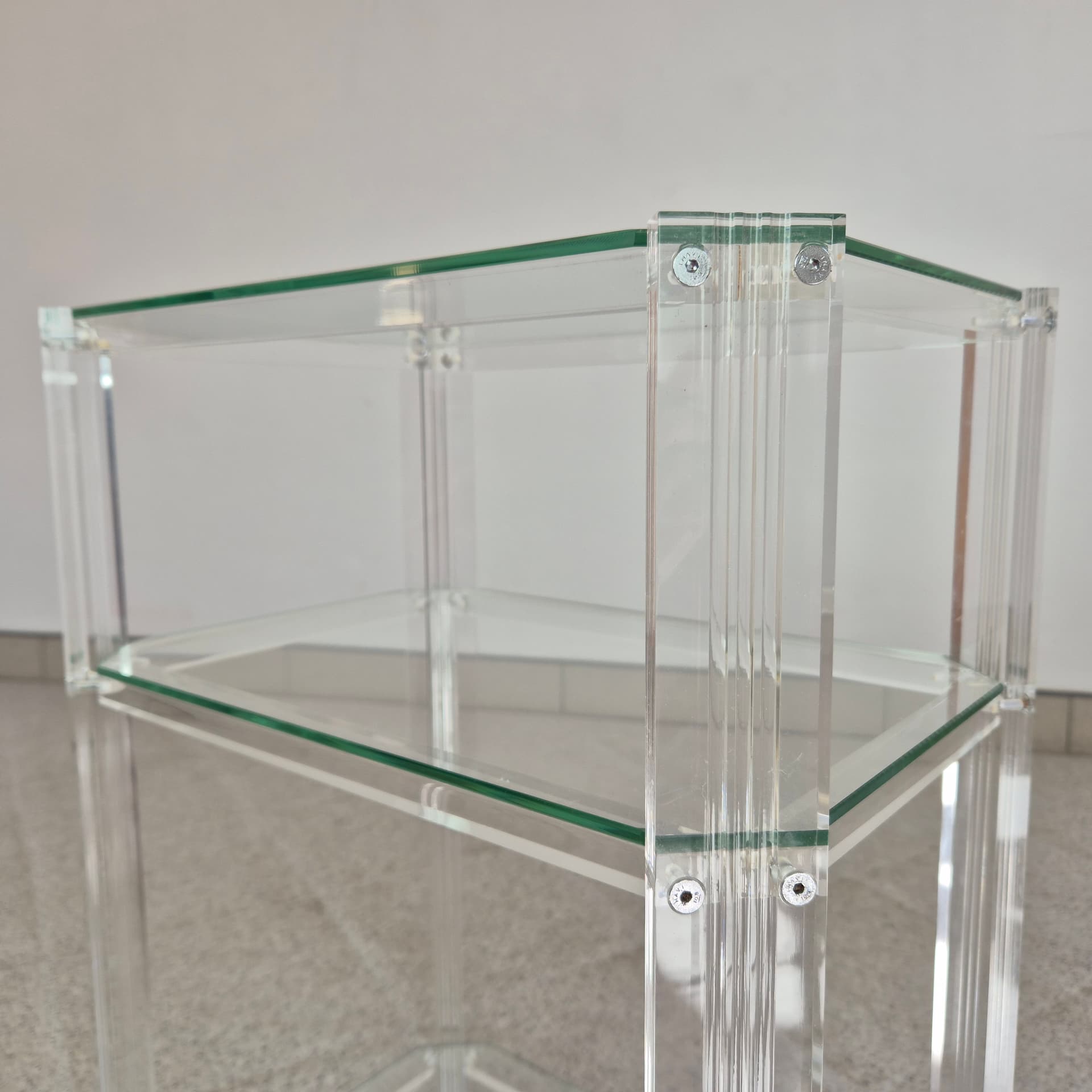 Mobile étagère, transparent plexiglass, glass, Italy, 1980s. - 316506