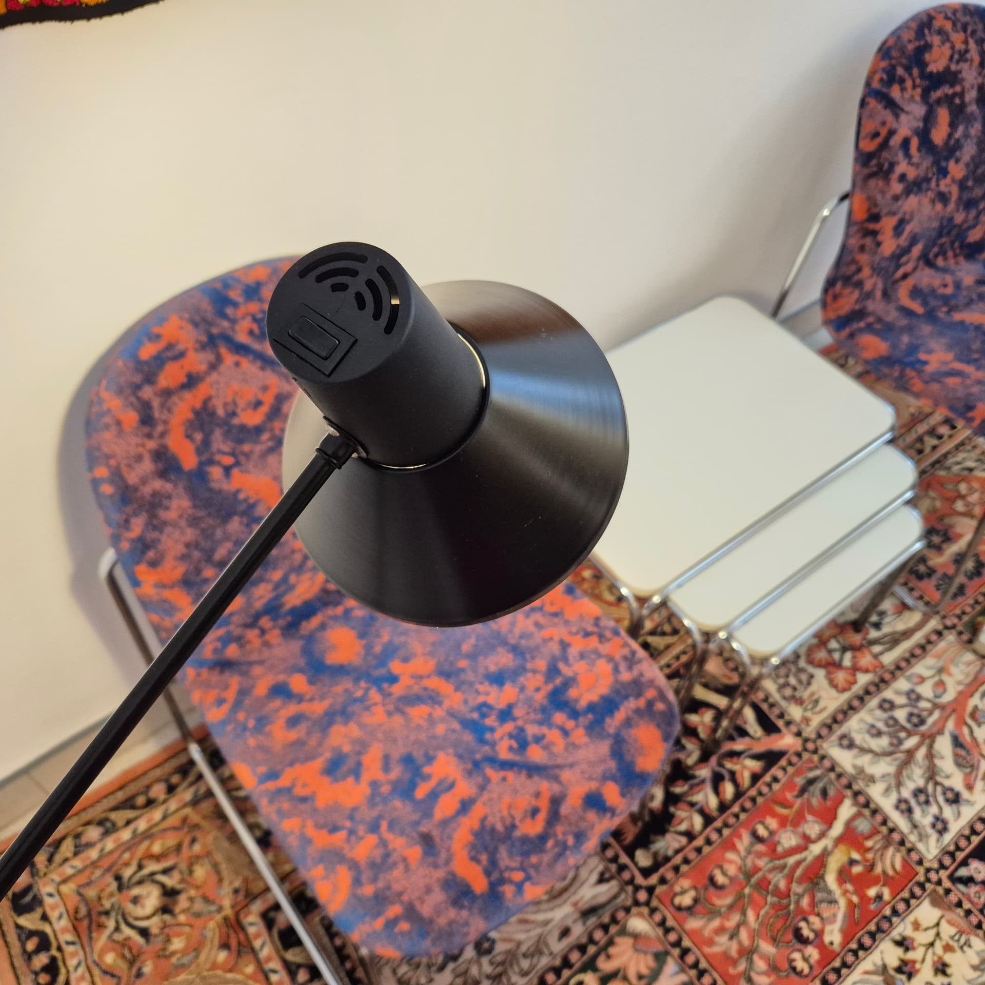 Lampa podłogowa minimalistyczna, metal czarny, Belgia, lata 80. - 316537