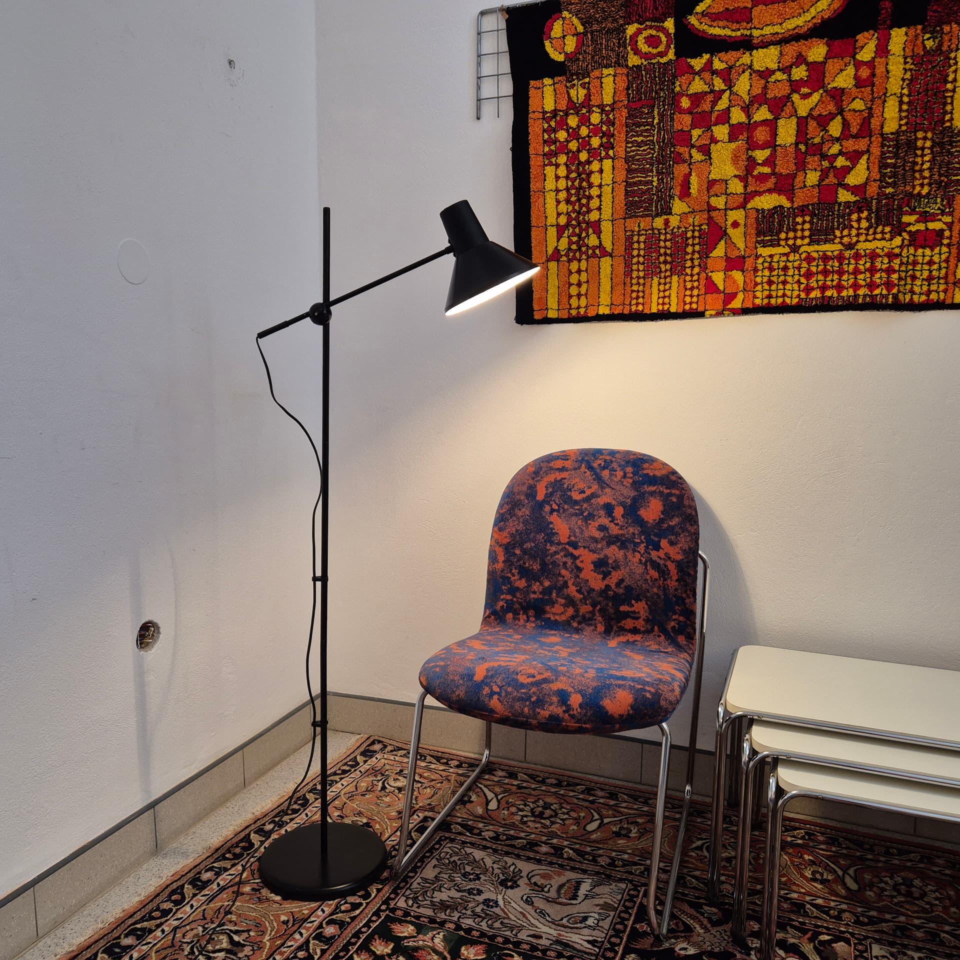 Lampa podłogowa minimalistyczna, metal czarny, Belgia, lata 80. - 316538