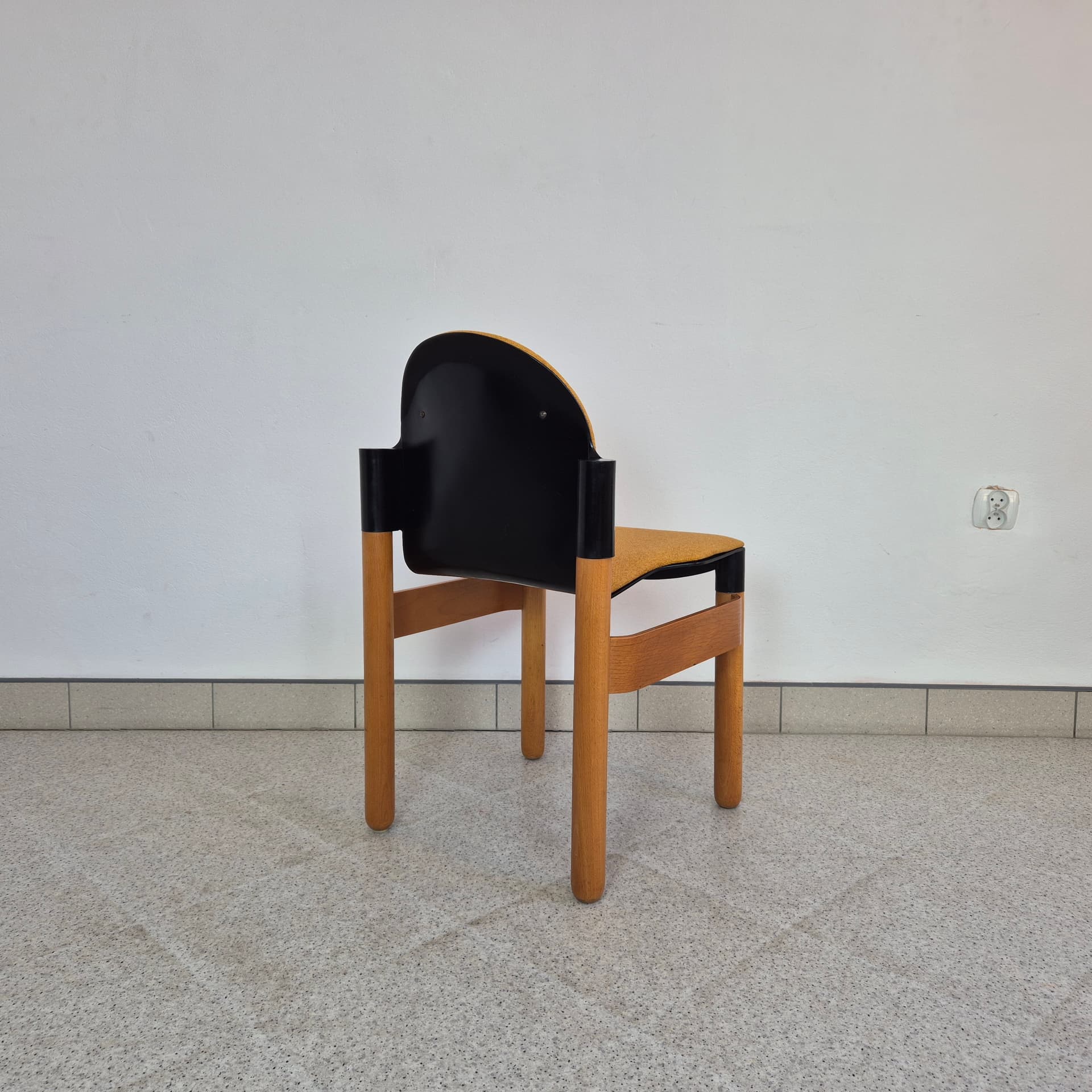 Krzesło Flex 2000, żółta tapicerka, drewno jasne, detale czarne, proj. G. Lange, Thonet, Niemcy, lata 70. - 316543