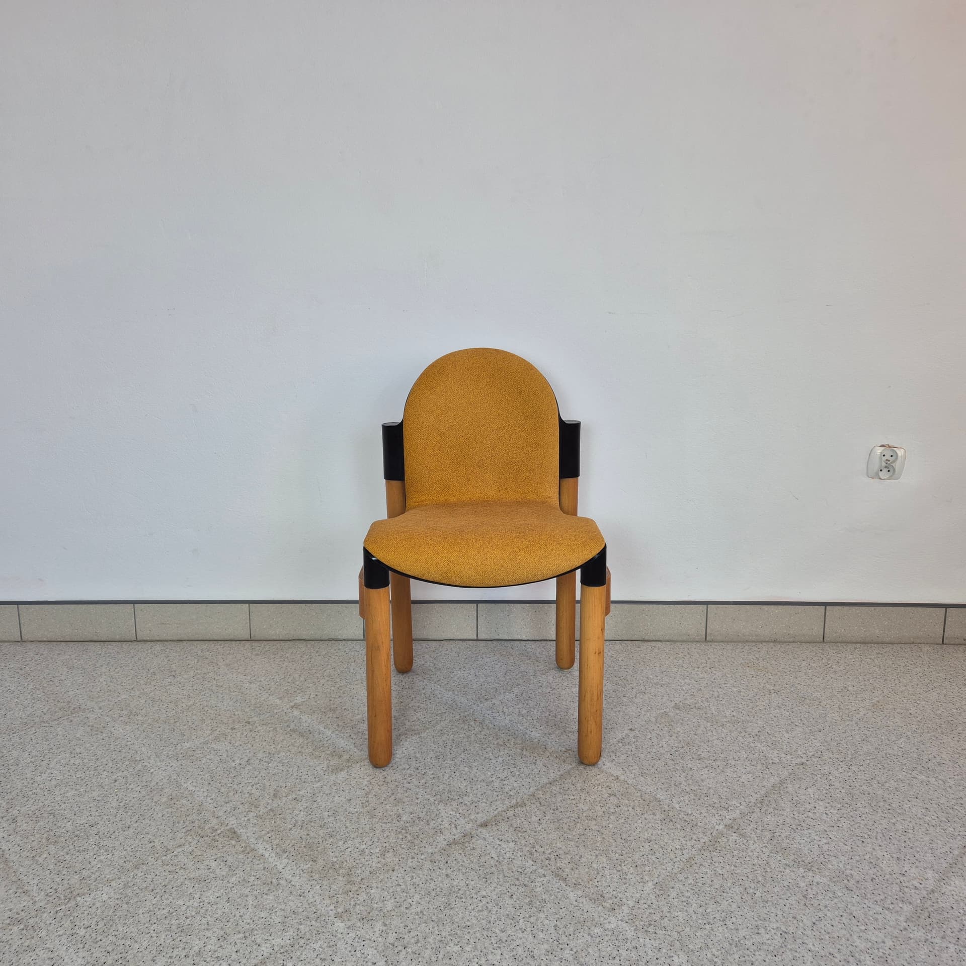 Krzesło Flex 2000, żółta tapicerka, drewno jasne, detale czarne, proj. G. Lange, Thonet, Niemcy, lata 70. - 316544