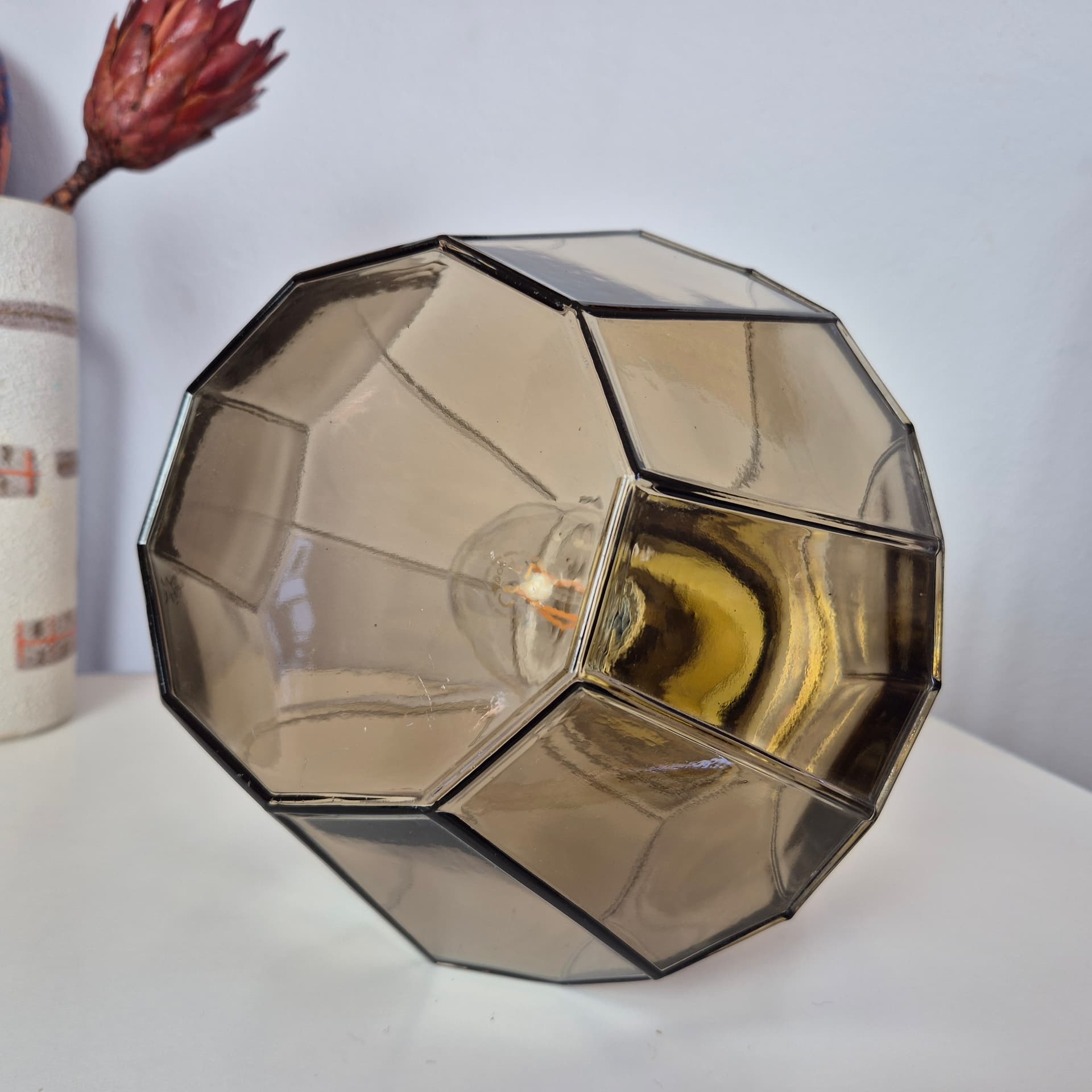 Plafon hexagonalny, szkło dymione, mosiądz, Limburg, Niemcy, lata 60. - 316556