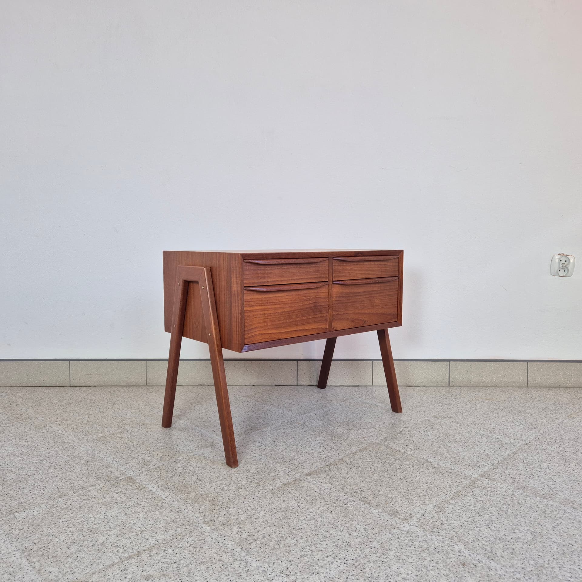 Szafka, teak brązowy, proj. A. Vodder, Dania, lata 60. - 316563