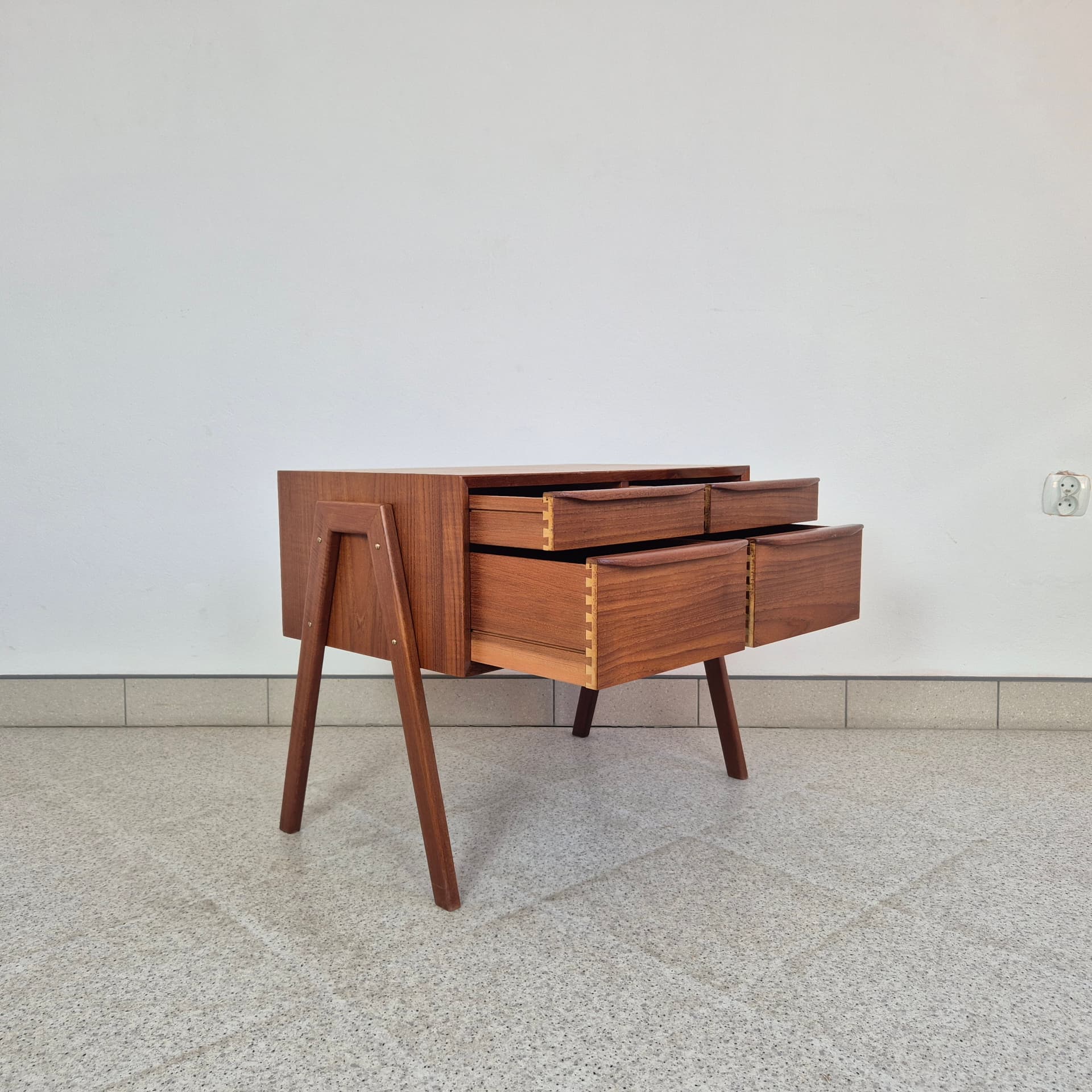 Szafka, teak brązowy, proj. A. Vodder, Dania, lata 60. - 316562