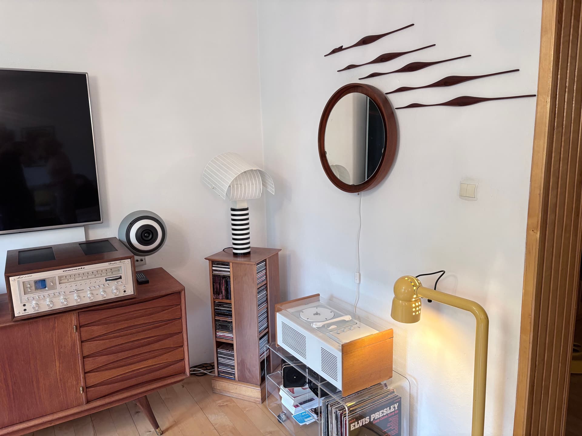 Zestaw pięciu ściennych rzeźb ptaków, brązowy, teak, Dania, lata 60. - 316654