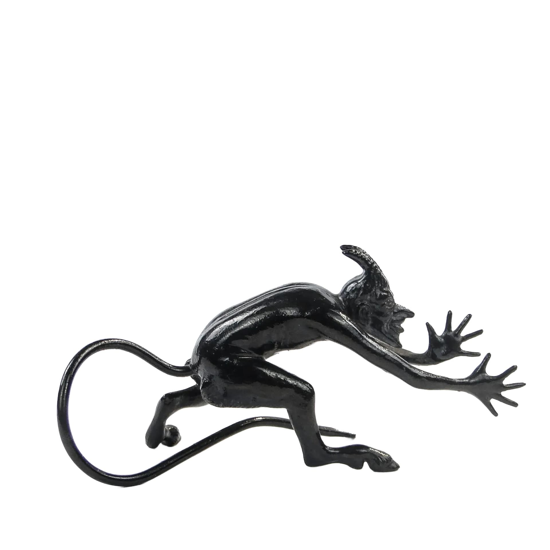 Figurka Tańczący Mefisto, czarny, żeliwo emaliowane, Polska, początek XX w.