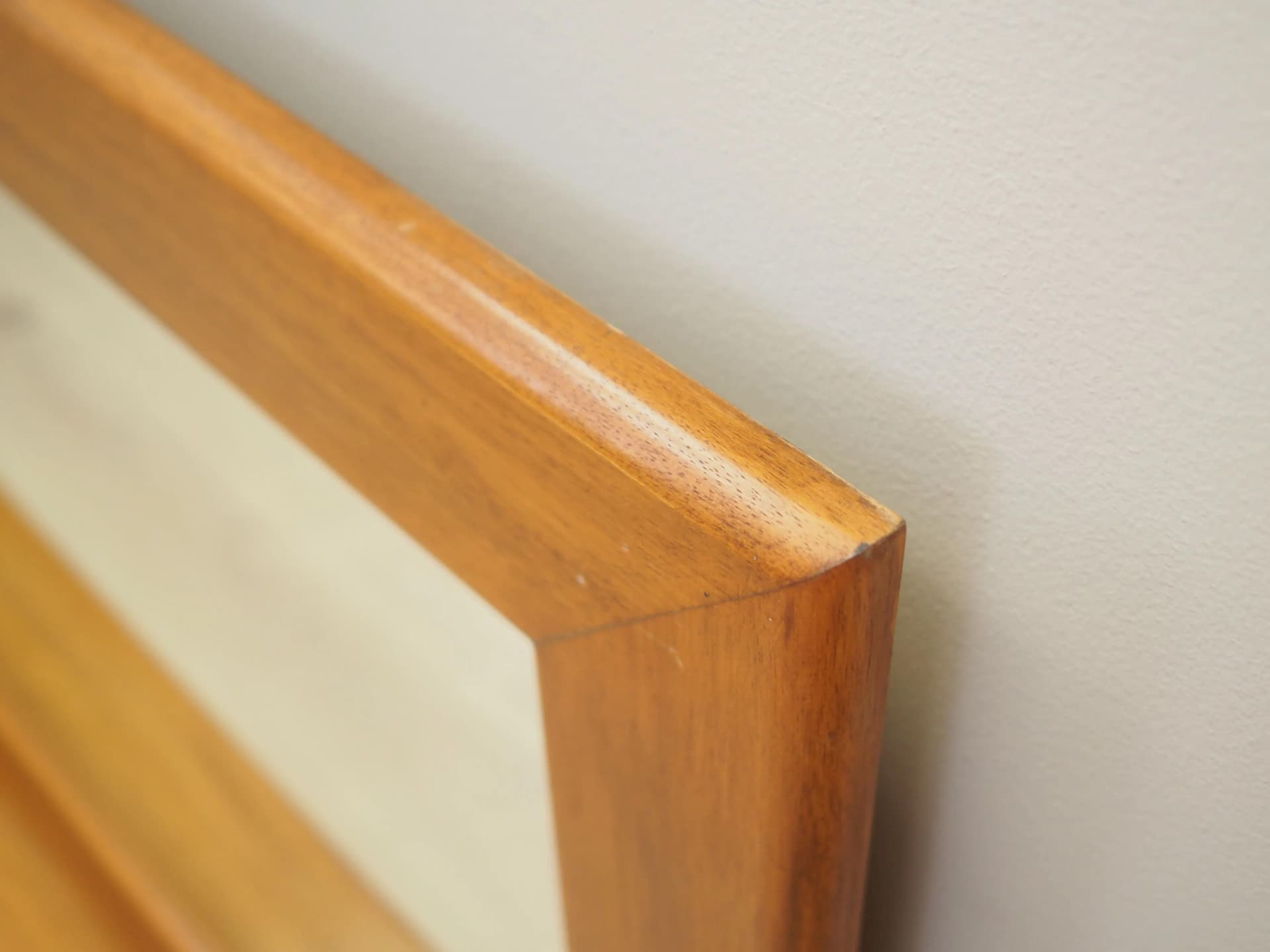 Lustro ścienne, mahoń ciemny, Włochy, lata 70. - 23314