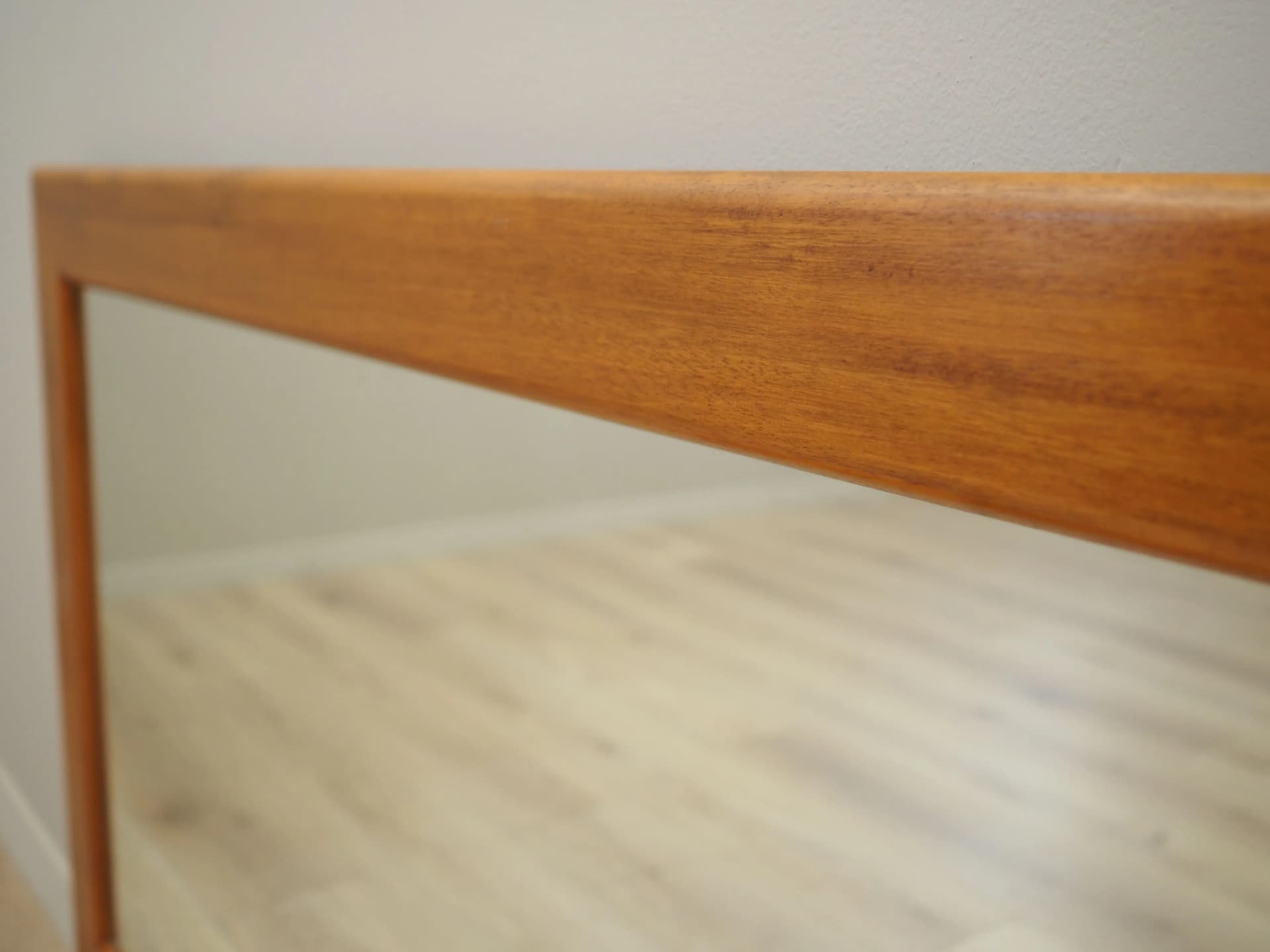 Lustro ścienne, mahoń ciemny, Włochy, lata 70. - 23318