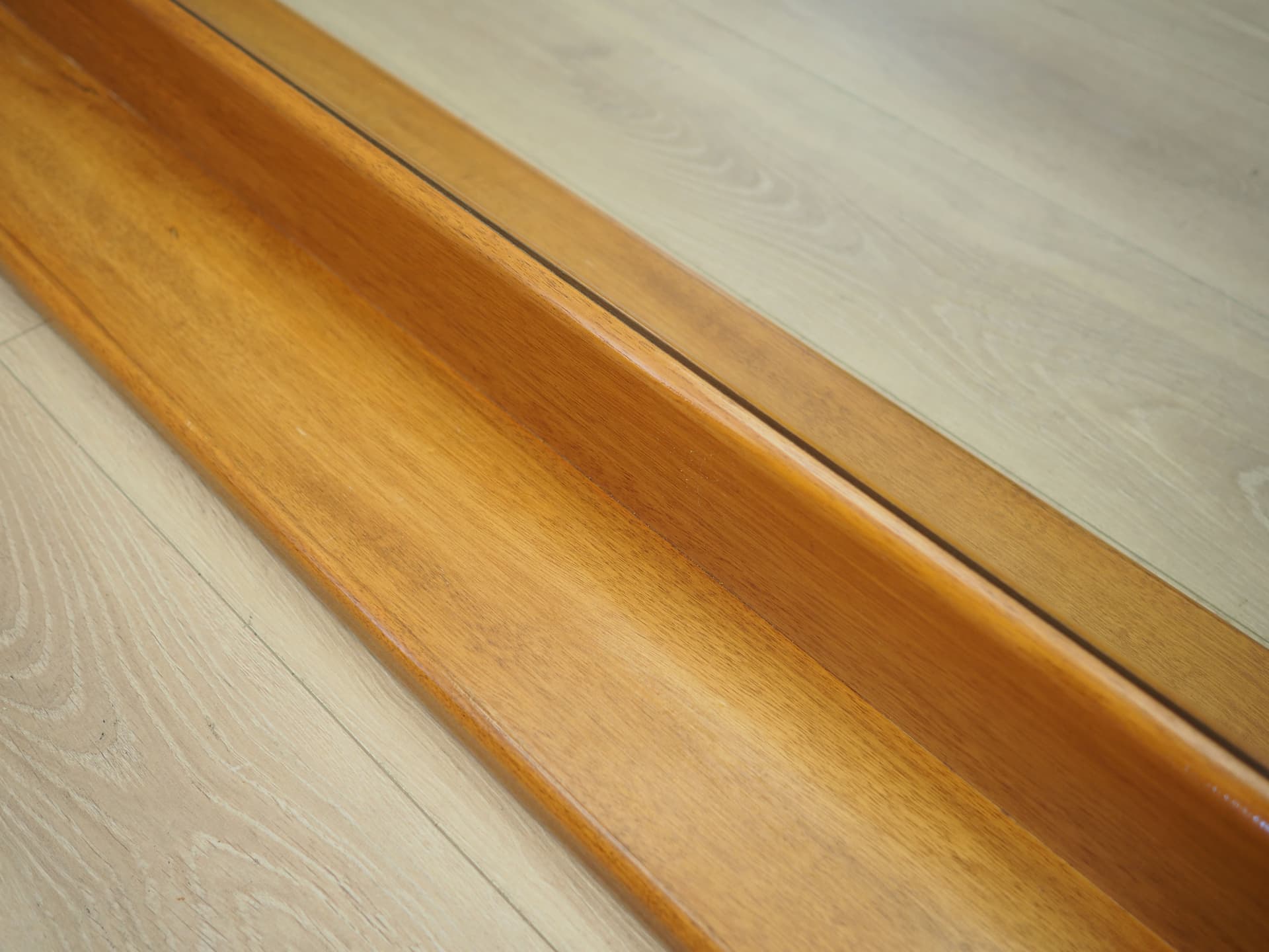 Lustro ścienne, mahoń ciemny, Włochy, lata 70. - 66452