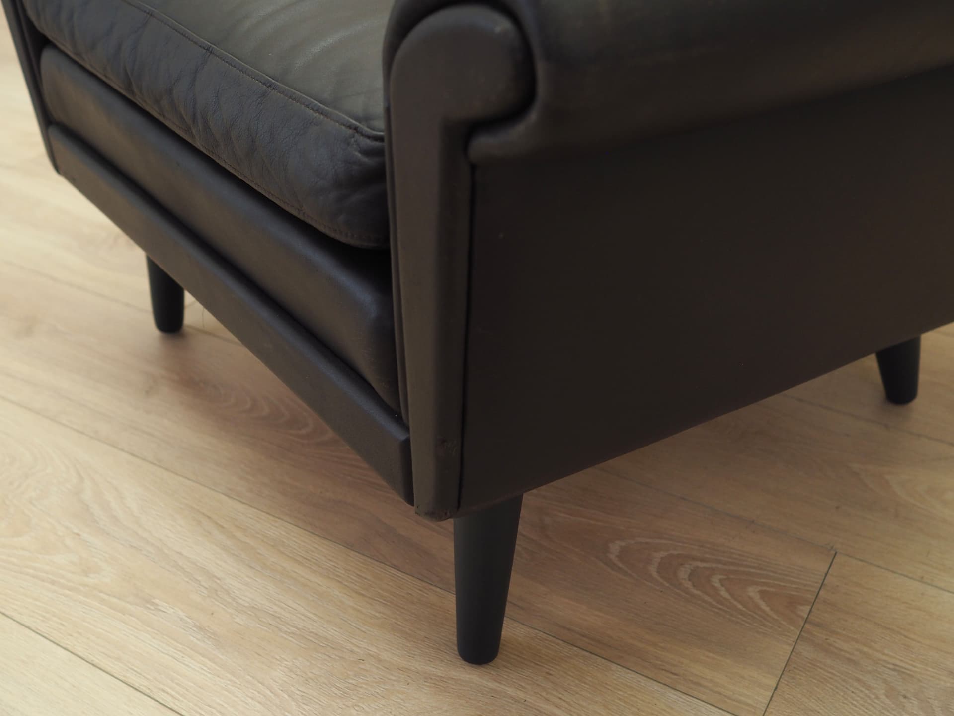 Fotel, skóra brązowa, proj. A. Christiansen, Dania, lata 60. - 66450