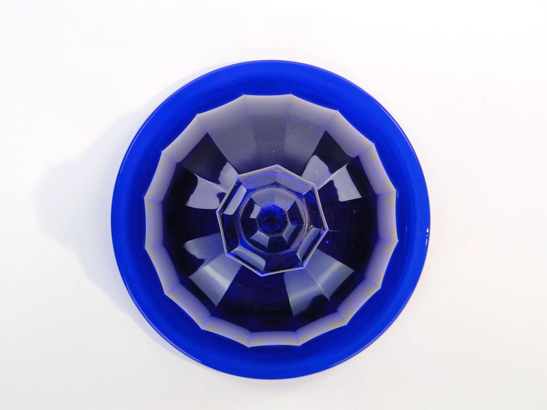 Klosz do potraw, kryształ indygo, proj. S. Haertl, Polska, lata 40. - 23607