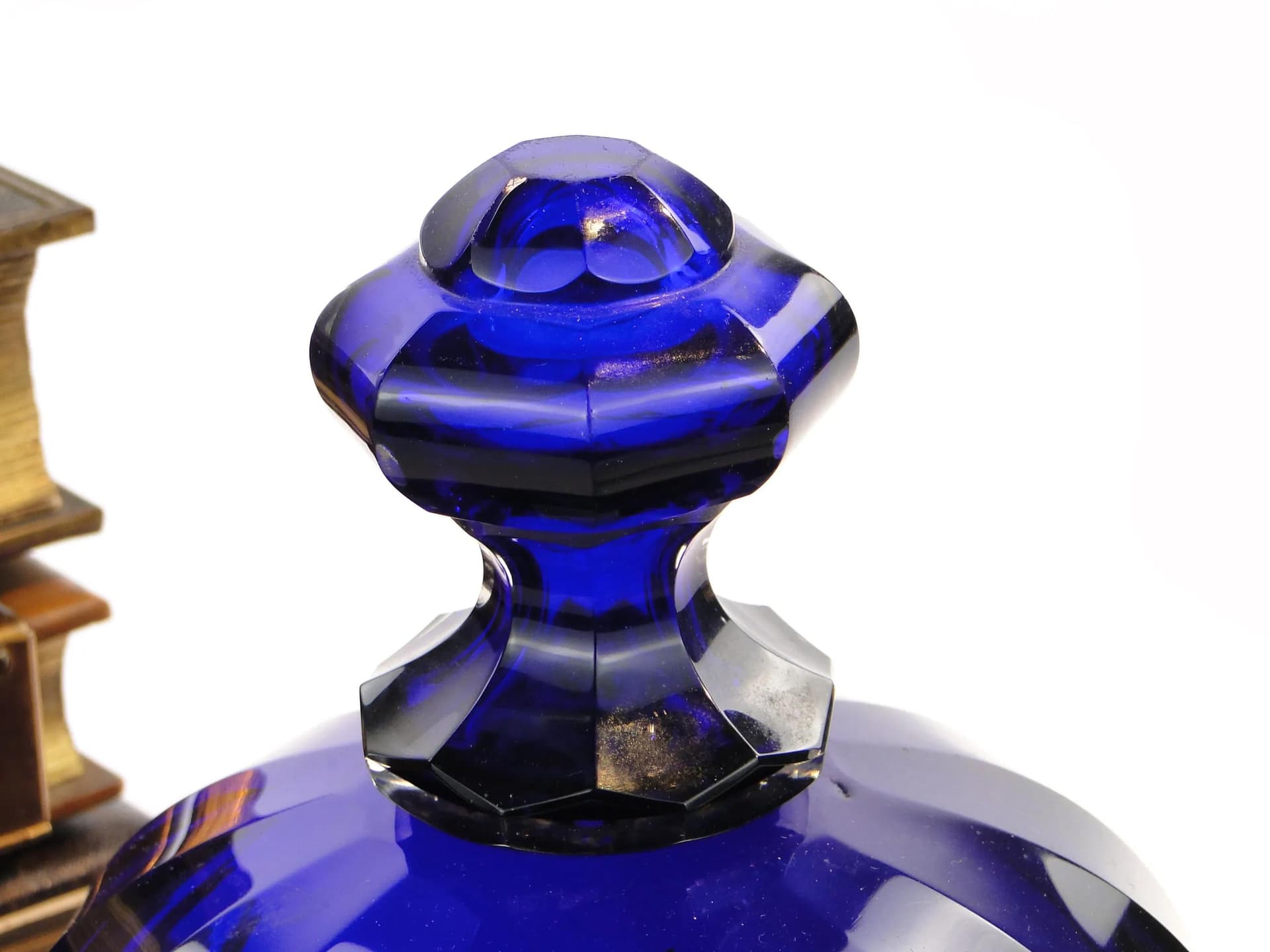 Klosz do potraw, kryształ indygo, proj. S. Haertl, Polska, lata 40. - 23604