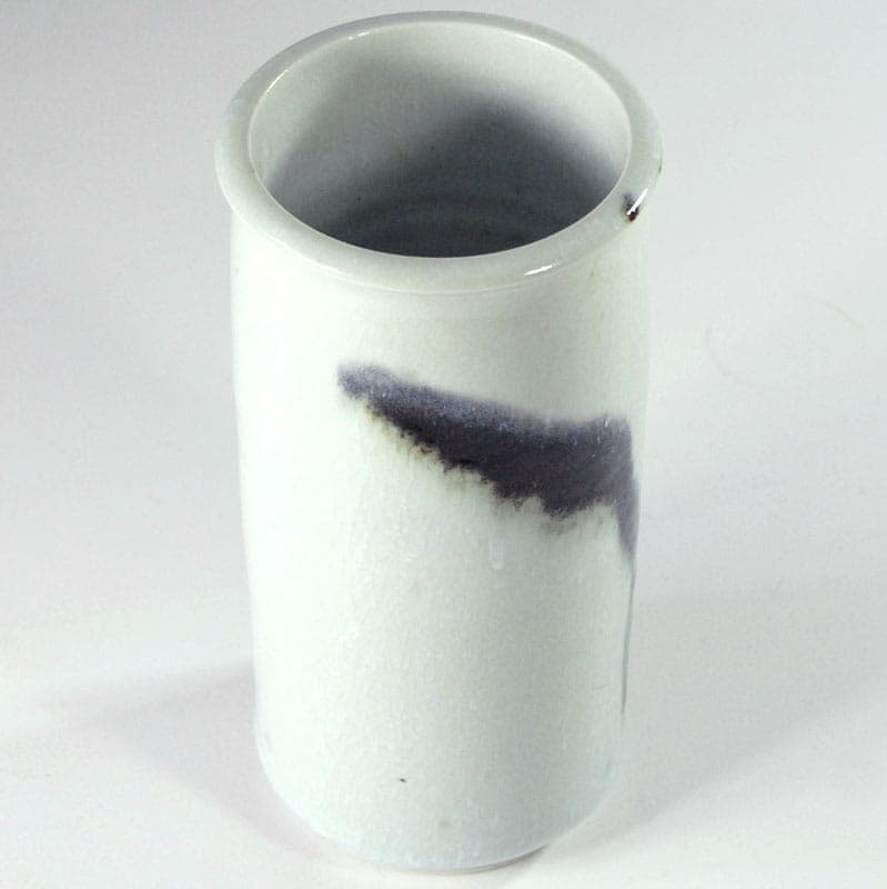 Wazon ceramiczny, biały z niebiesko-czarnym akcentem, Dania, lata 70. - 318962