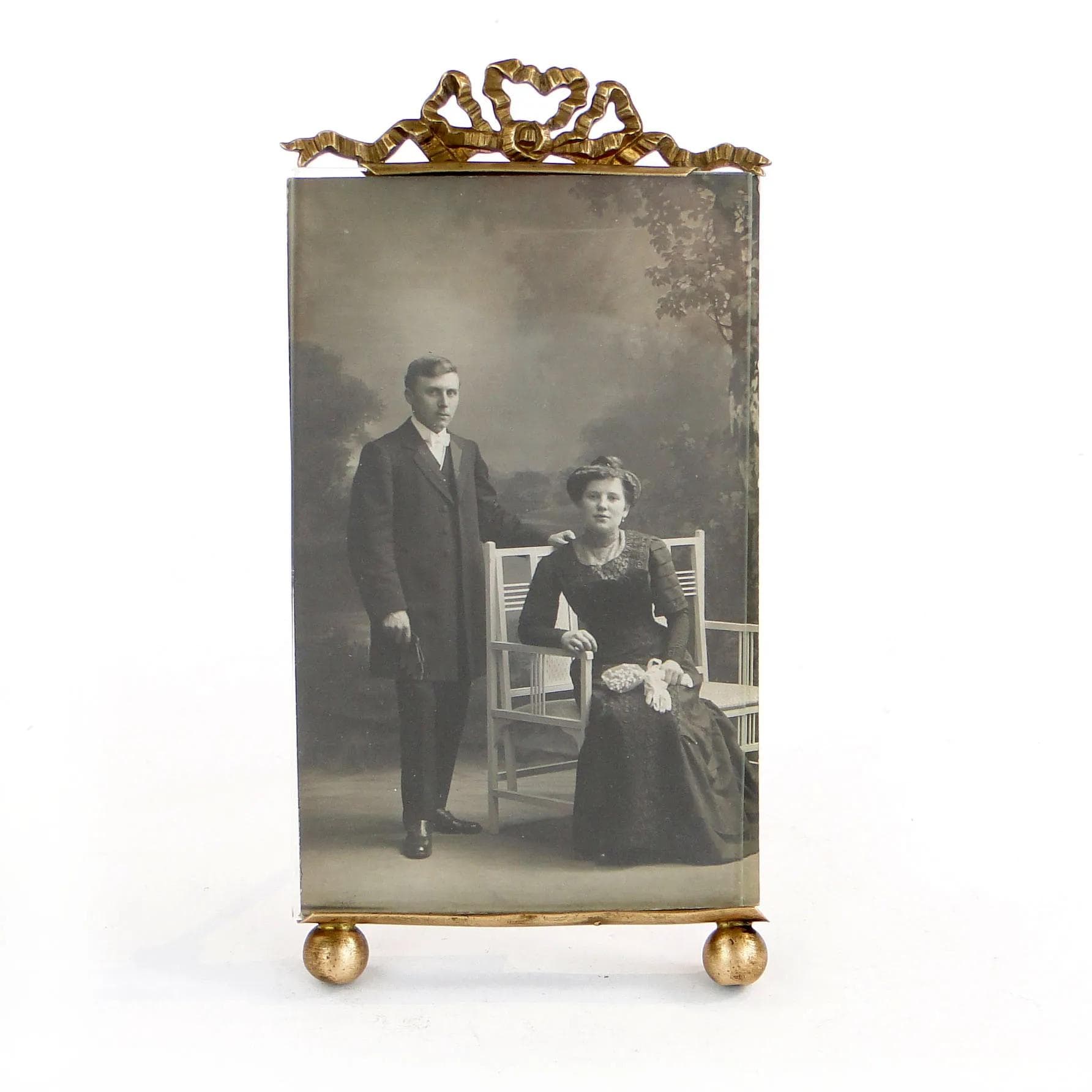 Photo frame with garland, gilded brass, France, 19th c. - 23567