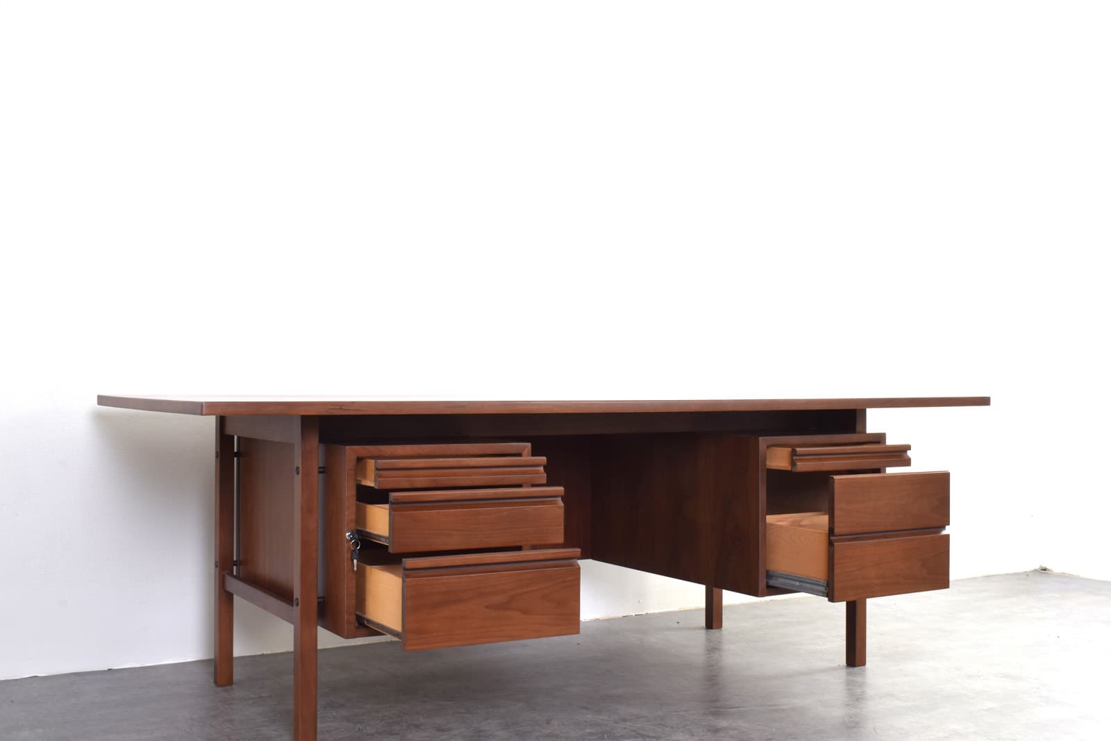 Desk, brown walnut, Denmark, 1970s - 319102