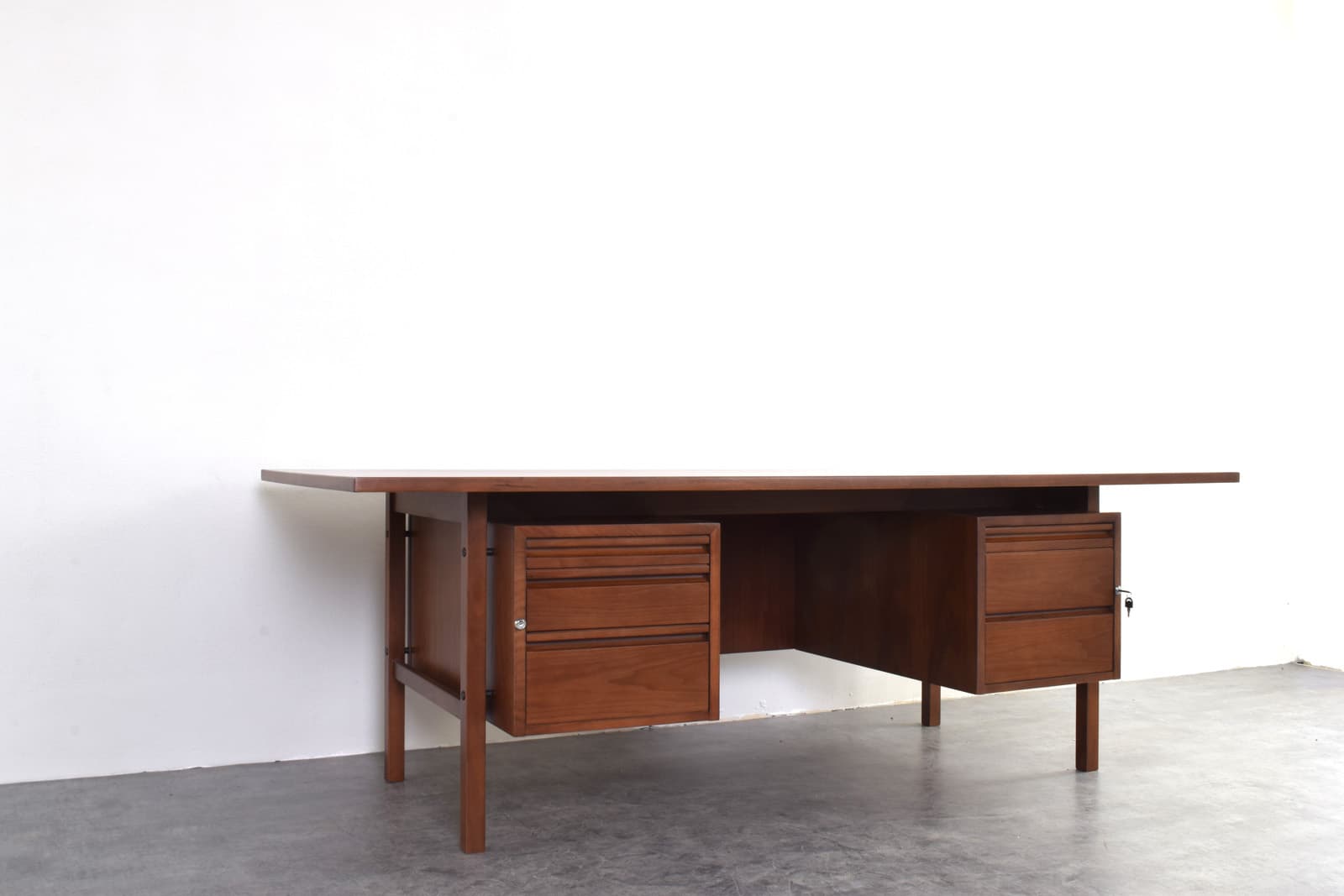 Desk, brown walnut, Denmark, 1970s - 319100