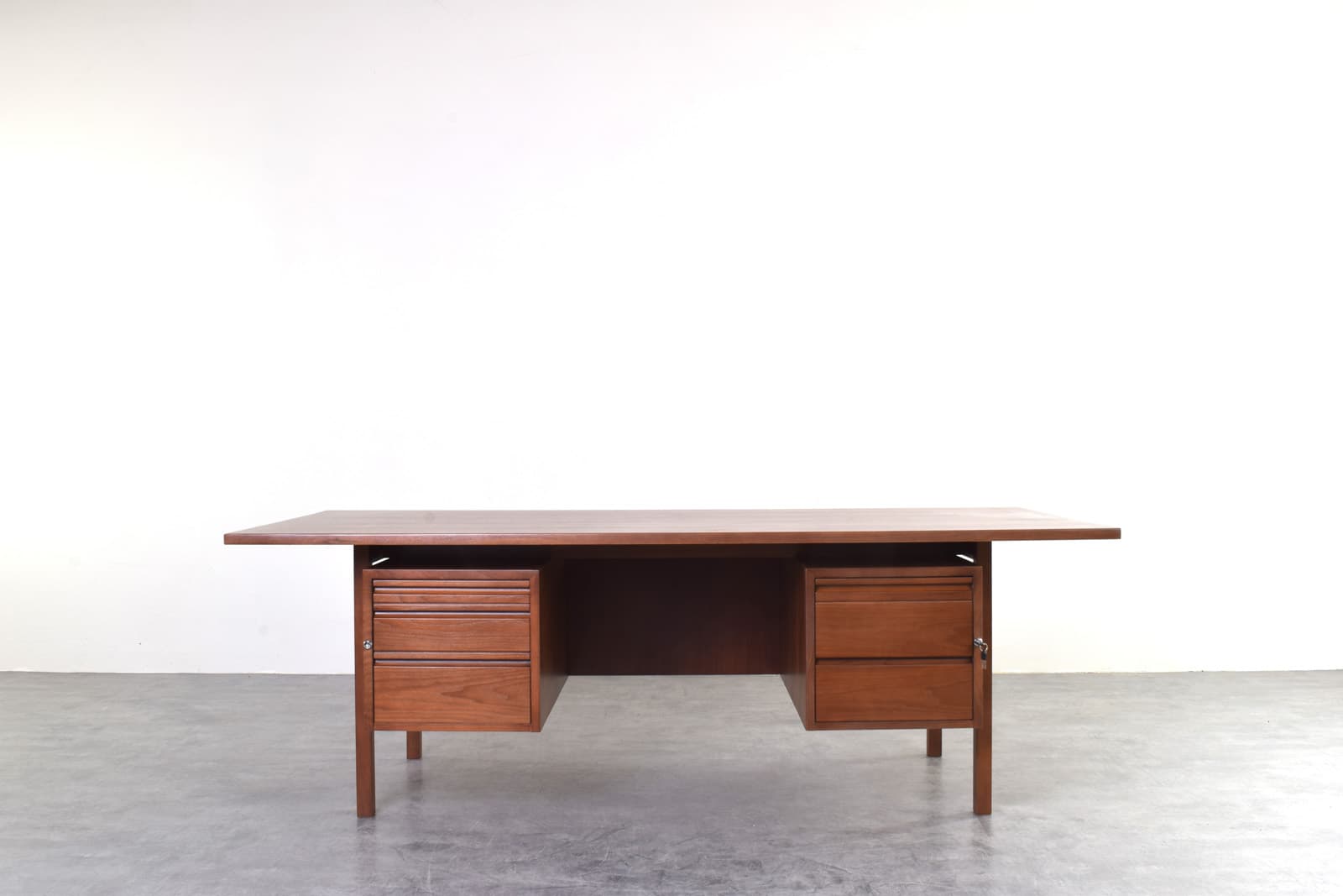 Desk, brown walnut, Denmark, 1970s - 319096