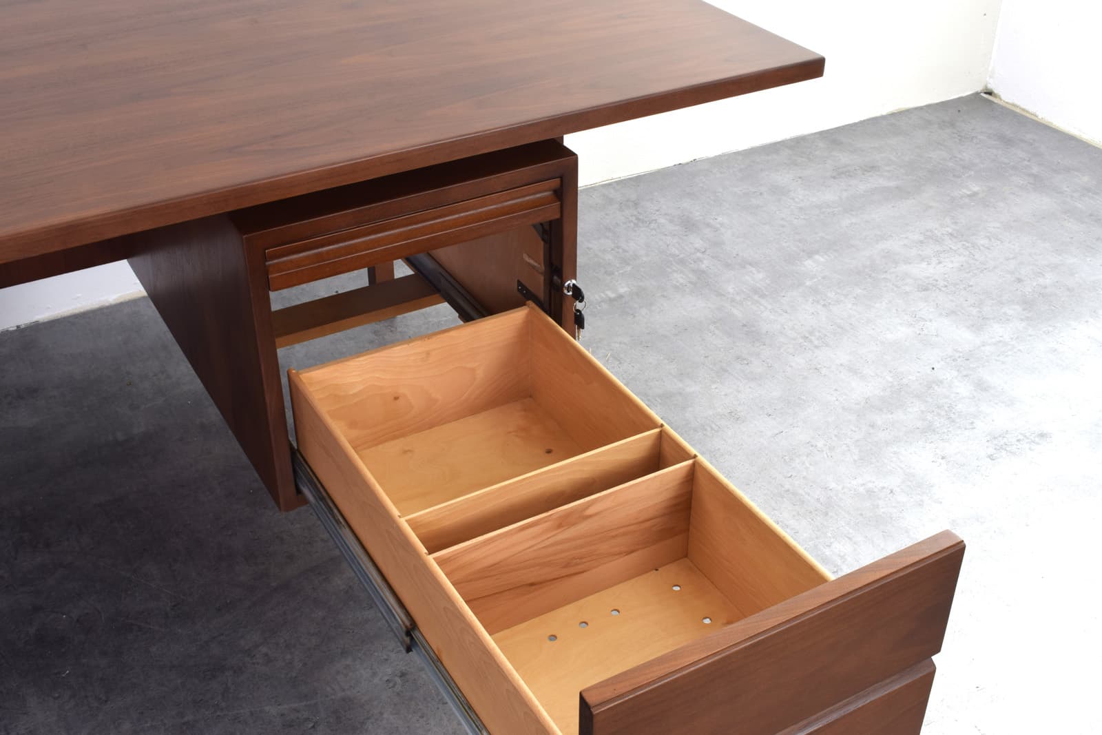 Desk, brown walnut, Denmark, 1970s - 319108