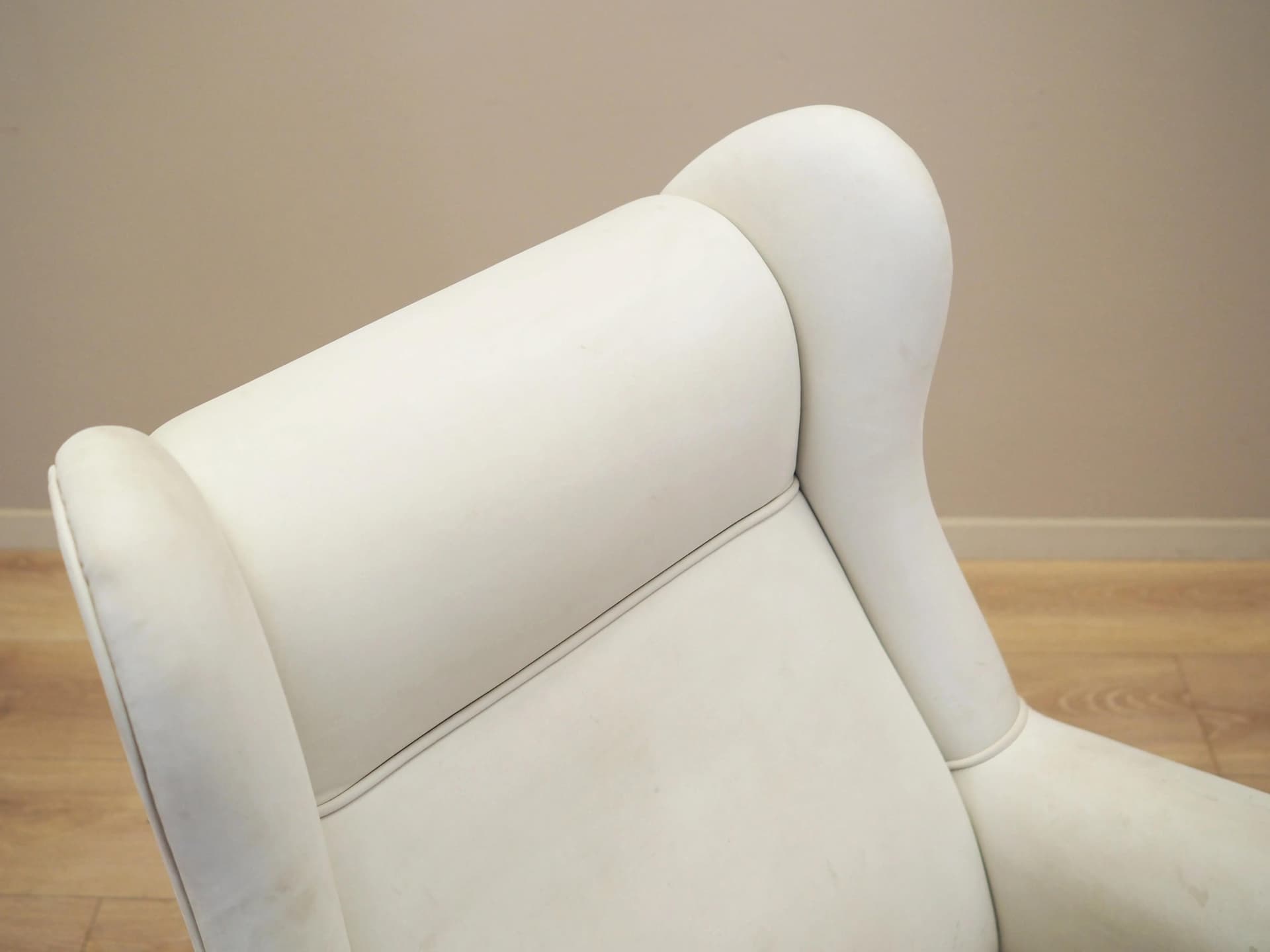 Lounge armchair, ivory white leather, black metal, Italy, 1980s. - 23661