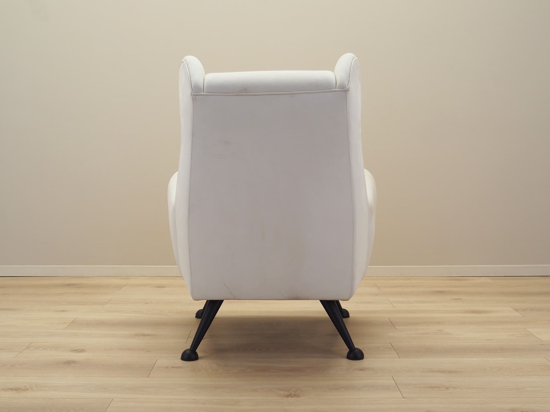 Lounge armchair, ivory white leather, black metal, Italy, 1980s. - 66417