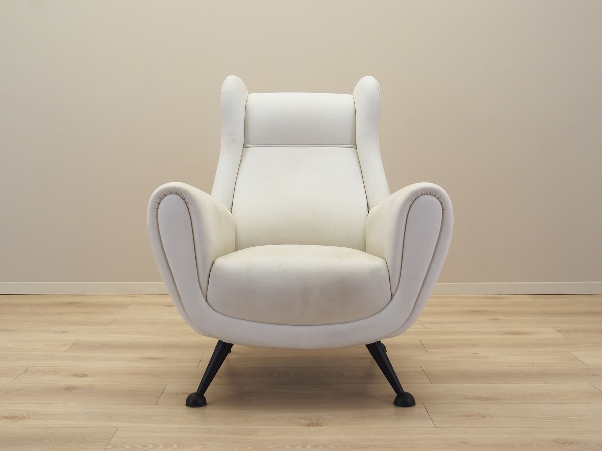 Lounge armchair, ivory white leather, black metal, Italy, 1980s. - 66416