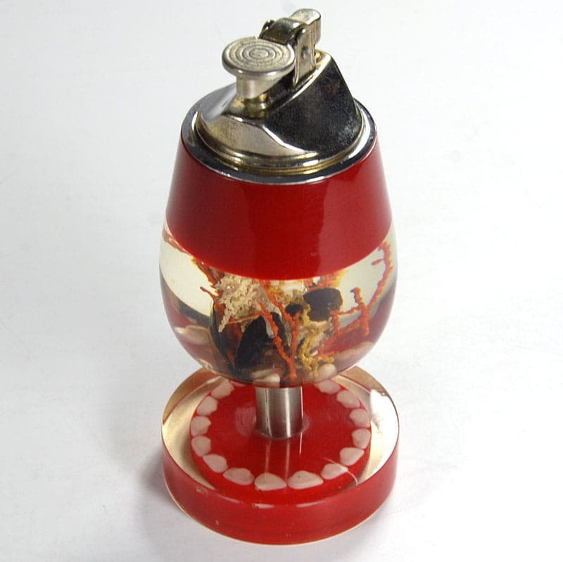 Table lighter, transparent red plexiglass, silver metal, 1970s. - 320342