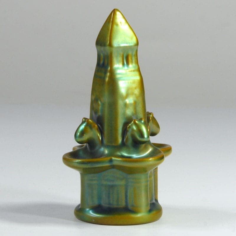 Obelisk dekoracyjny, eosin zielony złoty, porcelana, Zsolnay, Węgry, lata 70. - 320242