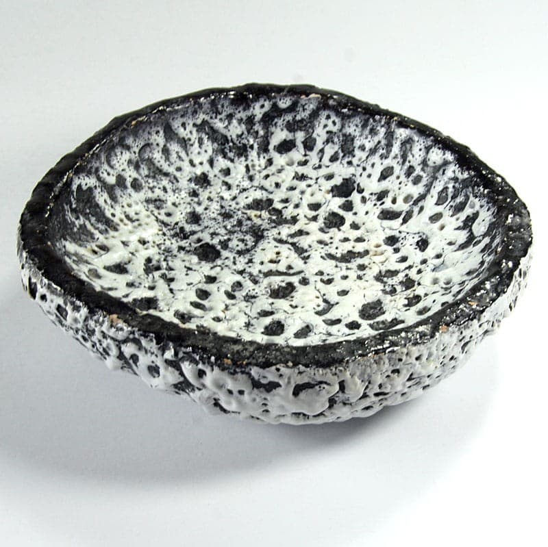 Patera fat lava biała czarna szara, ceramika, Vallauris, Francja, lata 60. - 319989