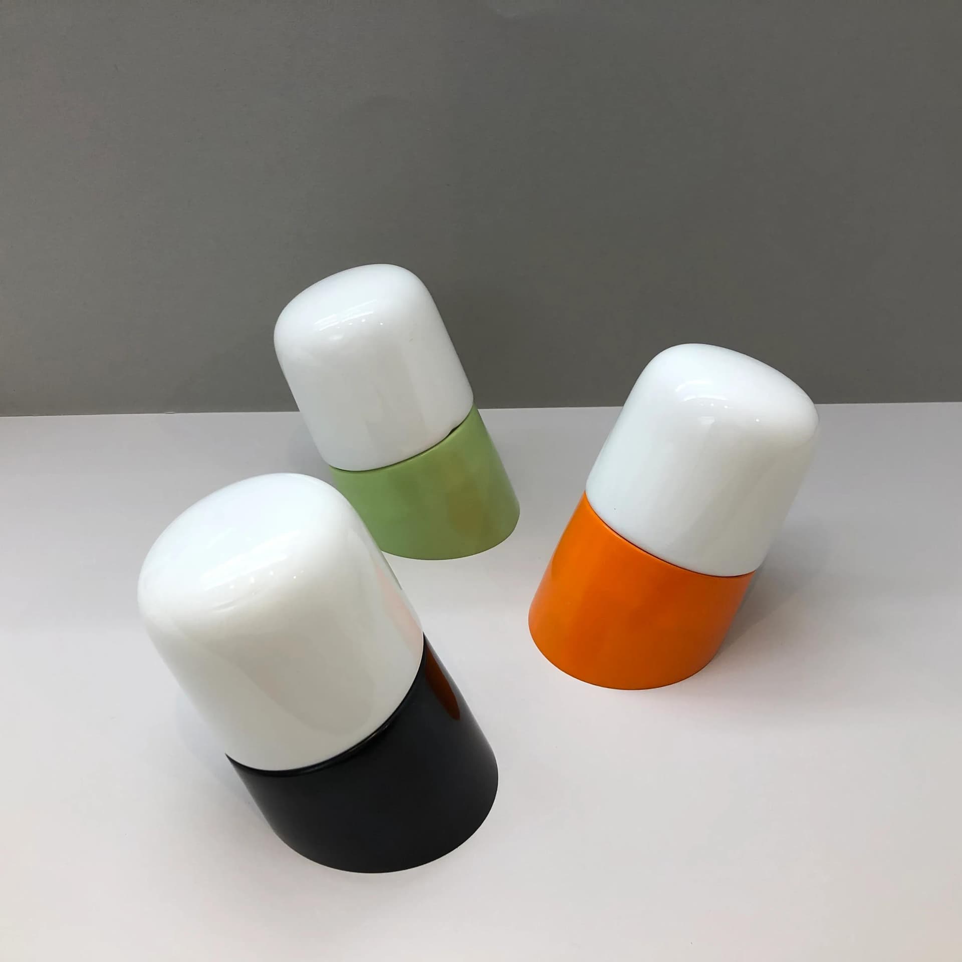 Multikolorowe, modernistyczne kinkiety ścienne z opalowym szkłem, RZB, Niemcy, lata 70. - 23887