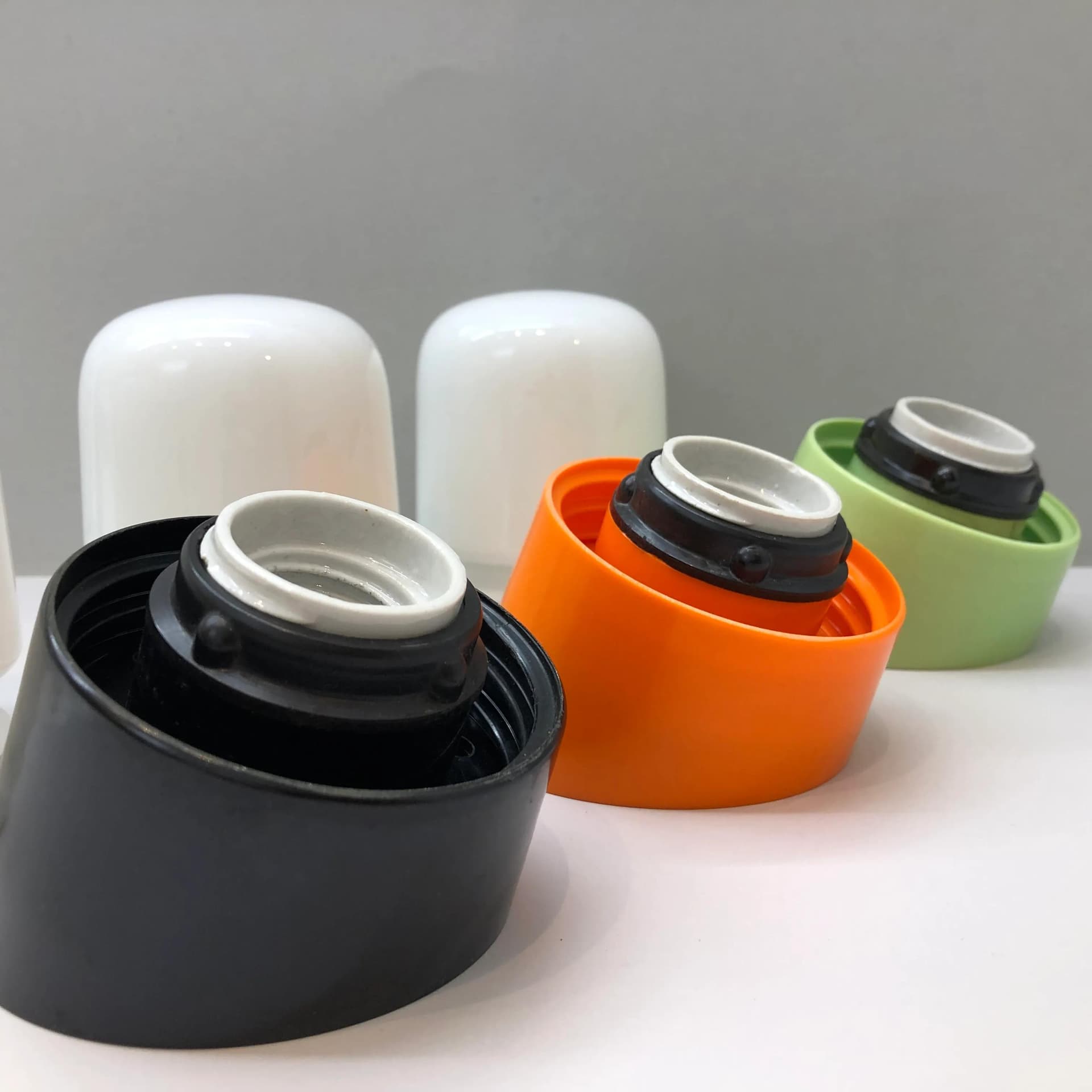 Multikolorowe, modernistyczne kinkiety ścienne z opalowym szkłem, RZB, Niemcy, lata 70. - 23888