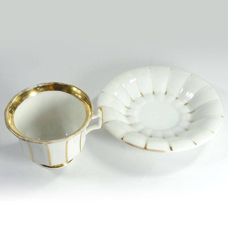 Filiżanka ze spodkiem Biedermeier, biała, porcelana, złocona, Francja, XIX wiek - 320696